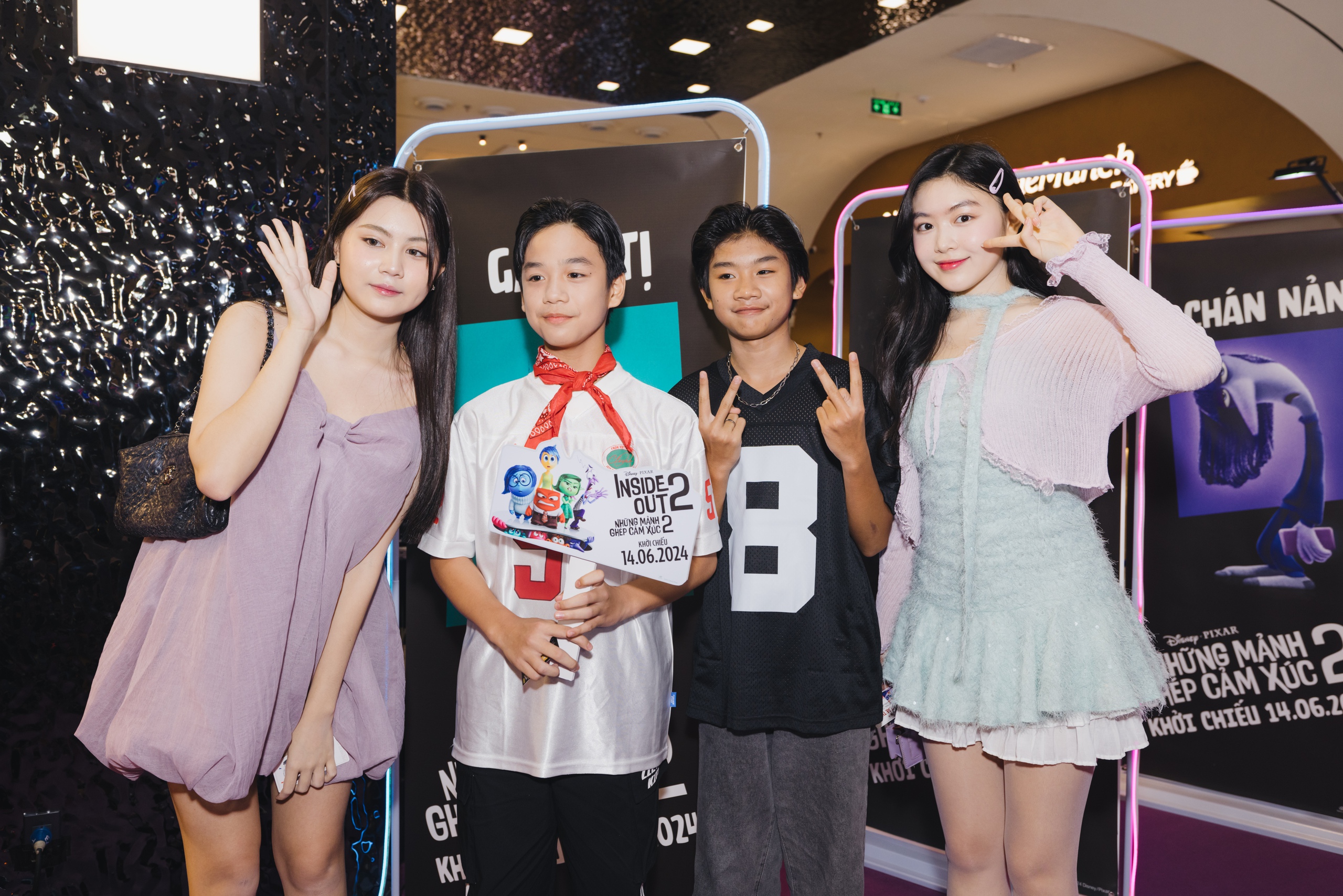 Hai con gái Quyền Linh duyên dáng thảm đỏ- Ảnh 3.