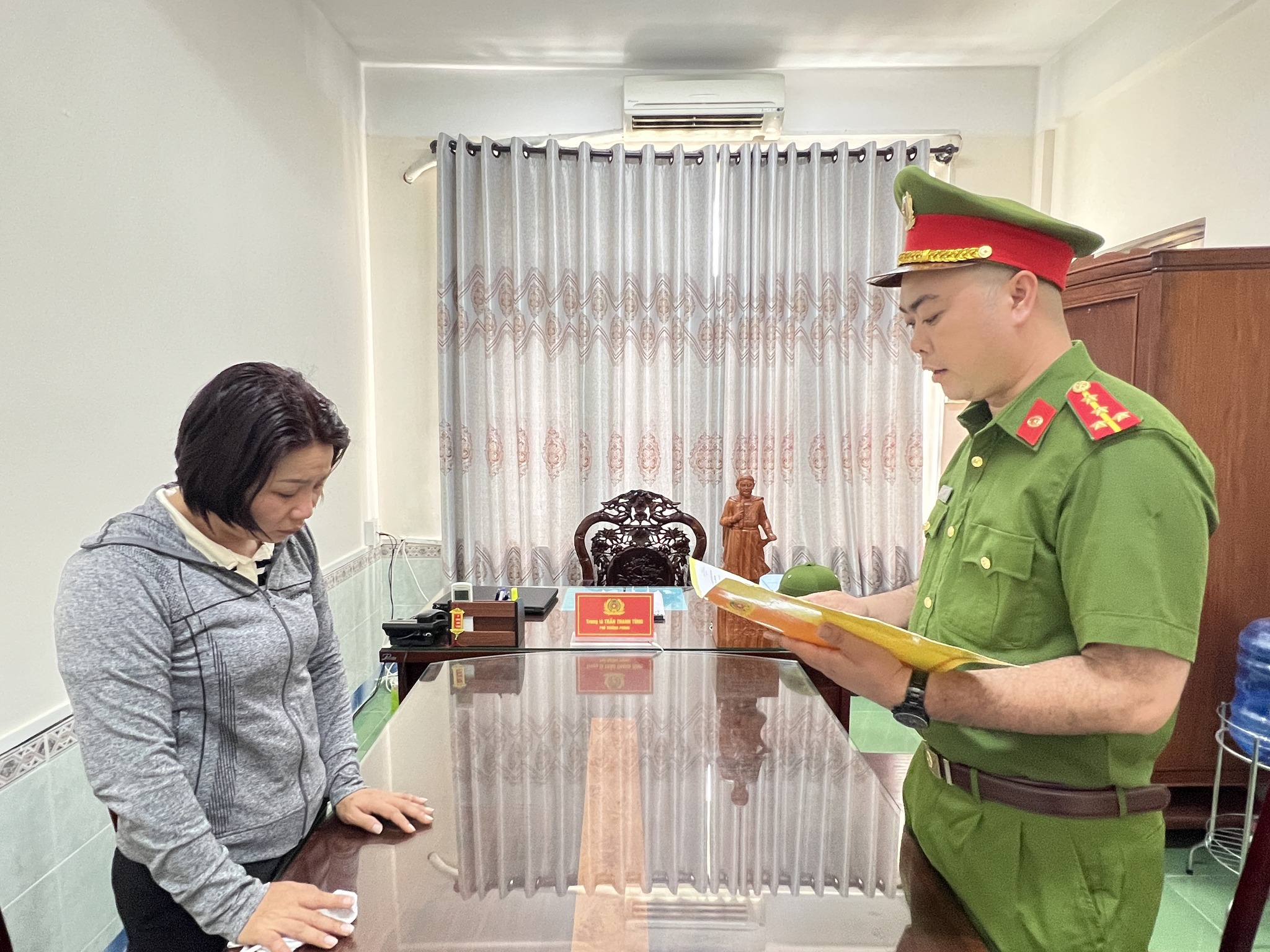 Chi&ecirc;u lừa của nữ "c&ograve; đất" ở Quảng Ng&atilde;i- Ảnh 1.