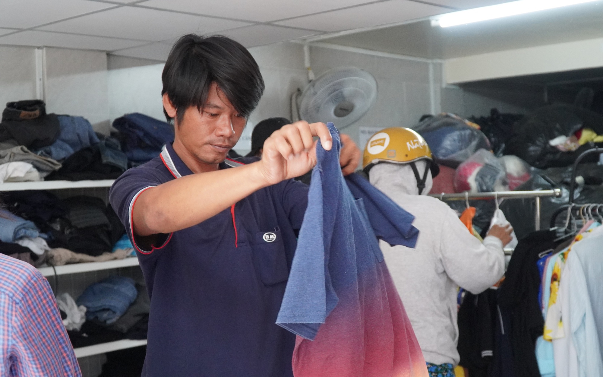 Chuyện lạ: Lấy lại mặt bằng cho thuê 10 triệu đồng/tháng để mở gian hàng 0 đồng phục vụ người nghèo