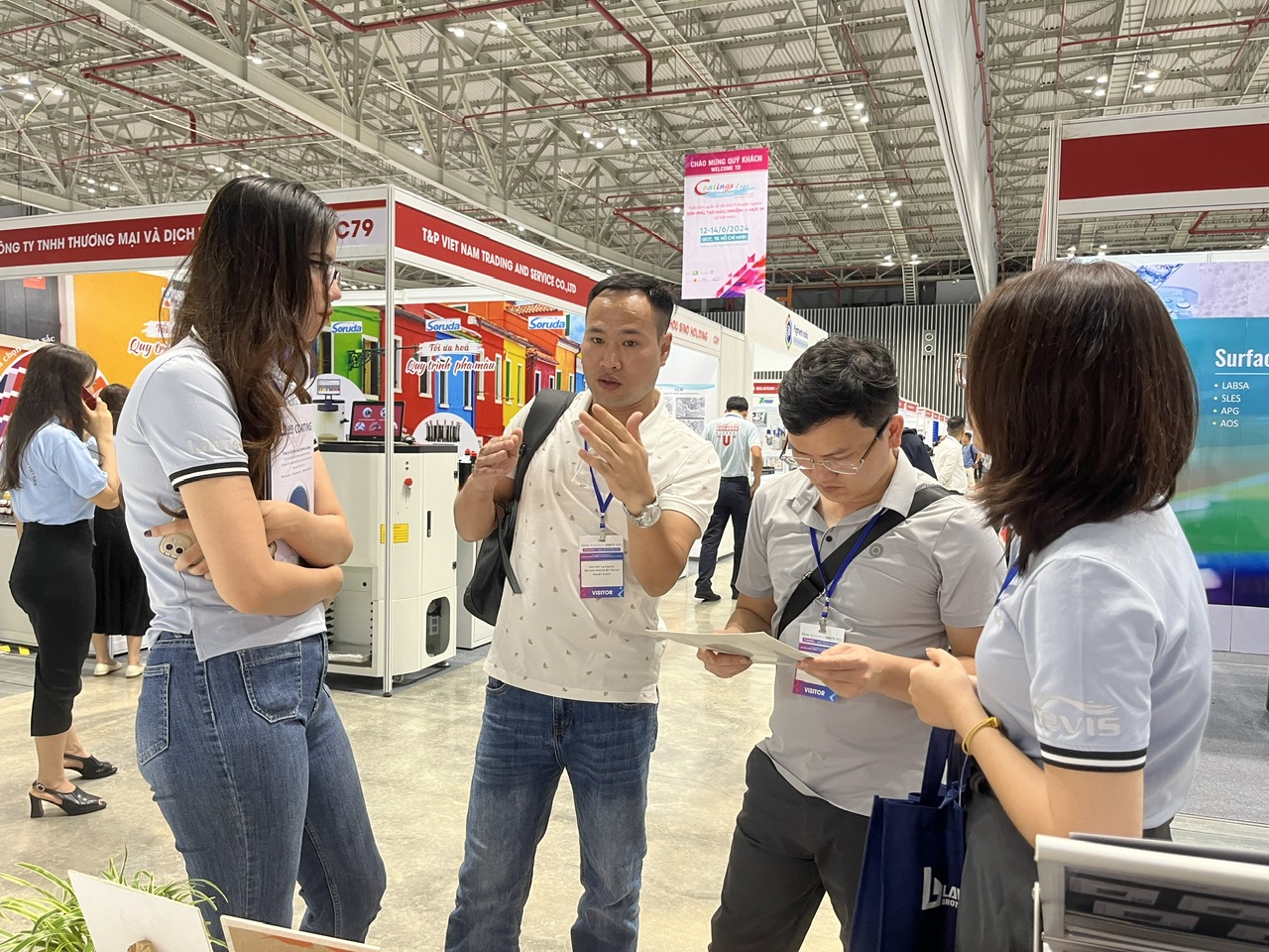 Hai triển l&atilde;m chuy&ecirc;n ng&agrave;nh đang diễn ra tại TP HCM- Ảnh 3.