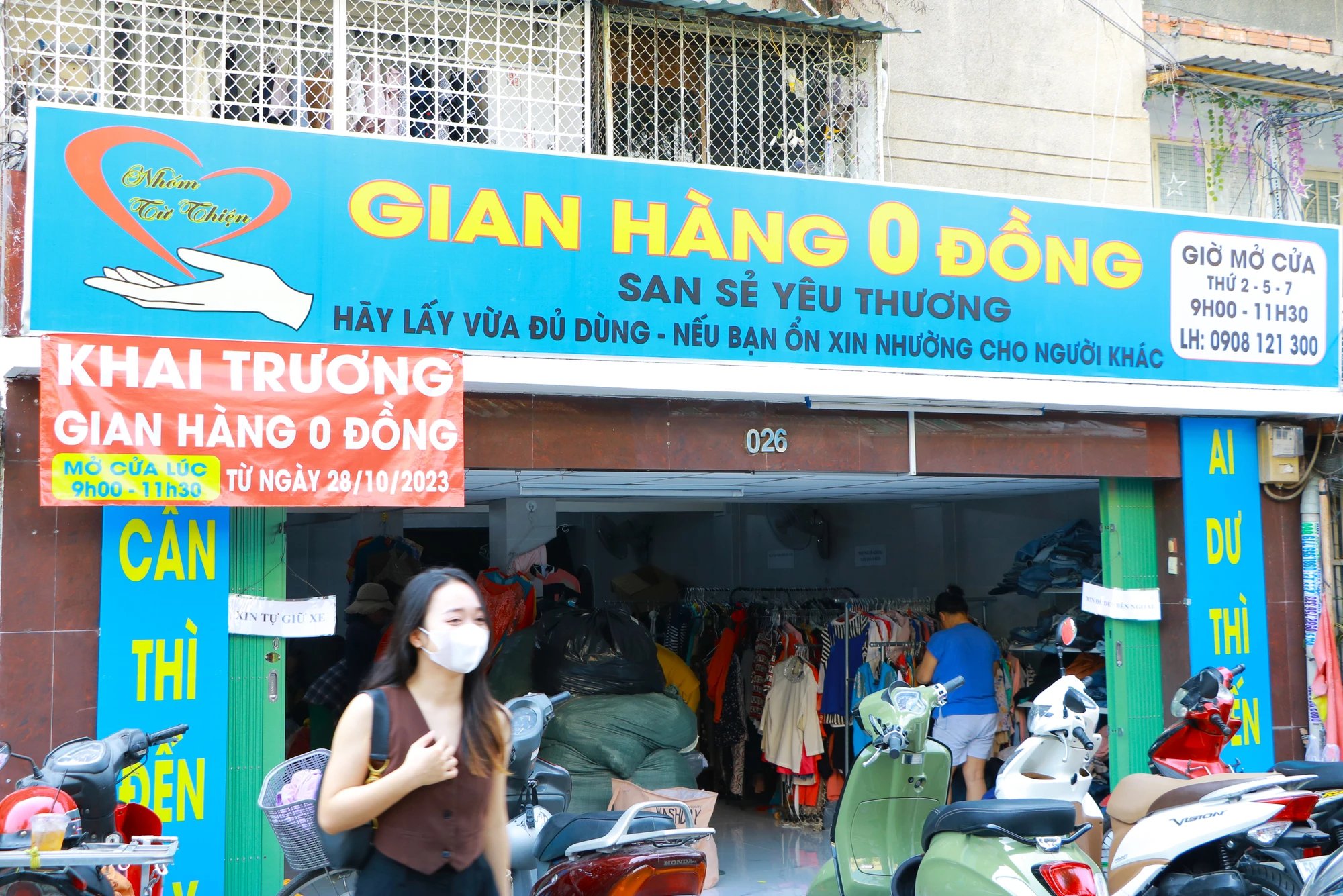 Chuyện lạ: Lấy lại mặt bằng cho thu&ecirc; 10 triệu đồng/th&aacute;ng để mở gian h&agrave;ng 0 đồng phục vụ người ngh&egrave;o- Ảnh 4.