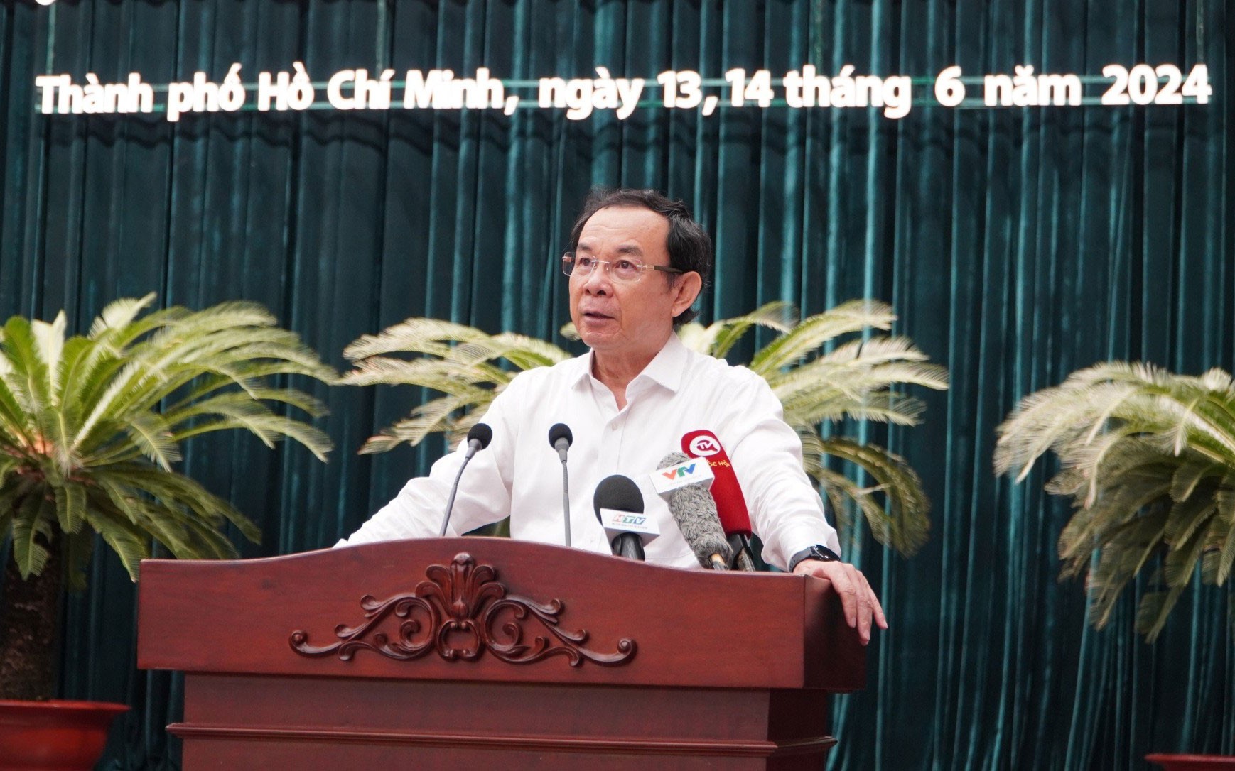 TP HCM: 6 th&aacute;ng chuyển m&igrave;nh ấn tượng