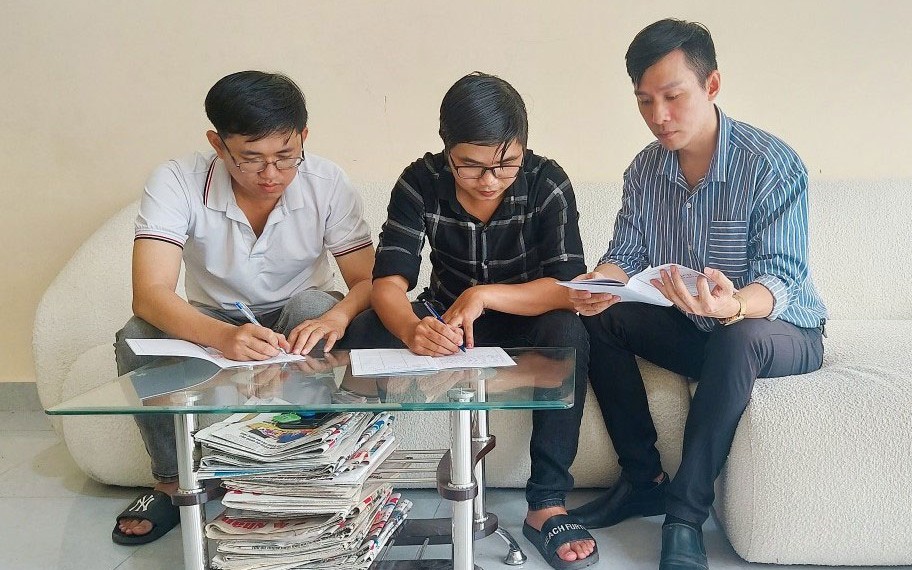 NÂNG BƯỚC NGƯỜI LAO ĐỘNG: Trưởng thành trong gian khó