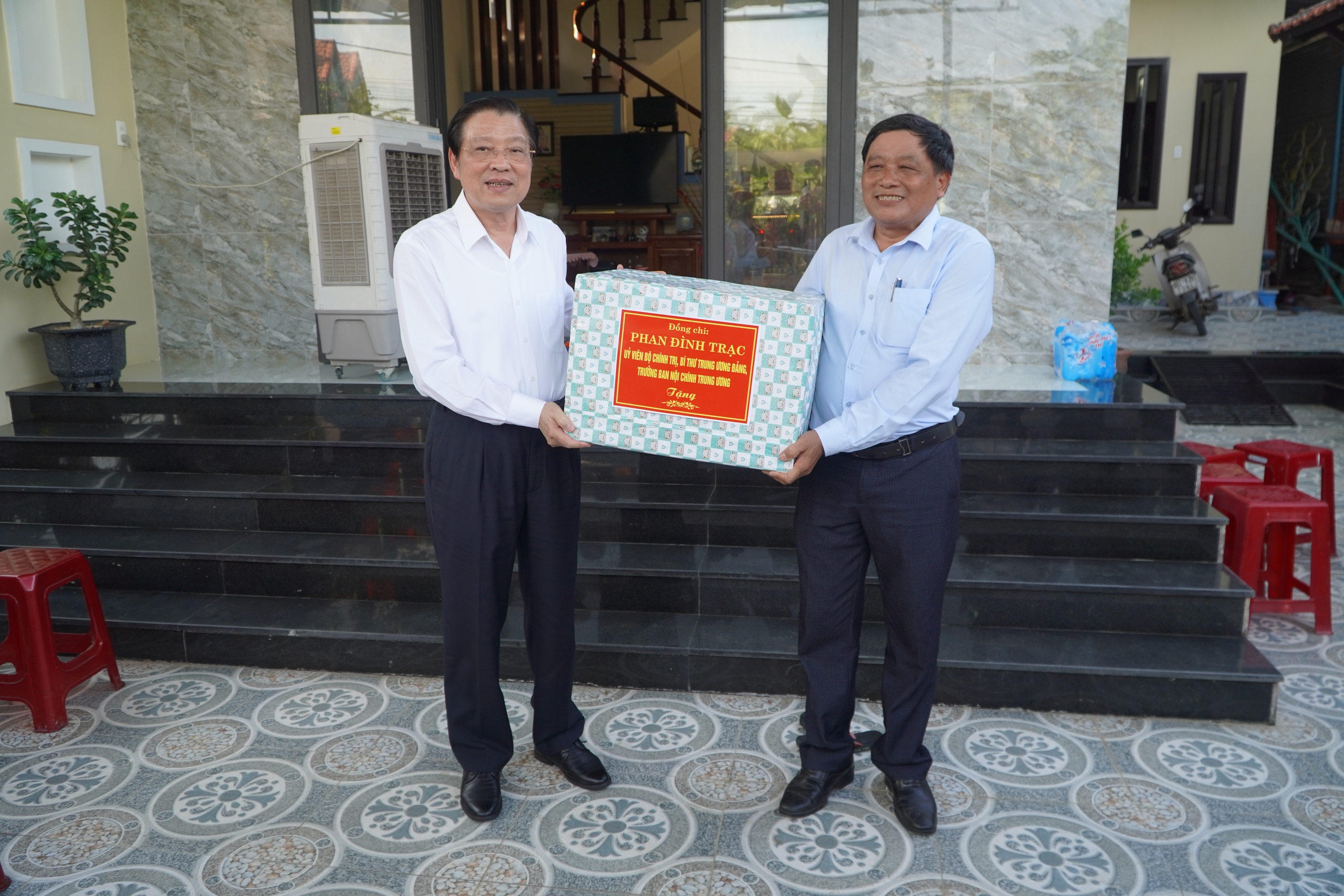 Ông Phan Đình Trạc thăm 3