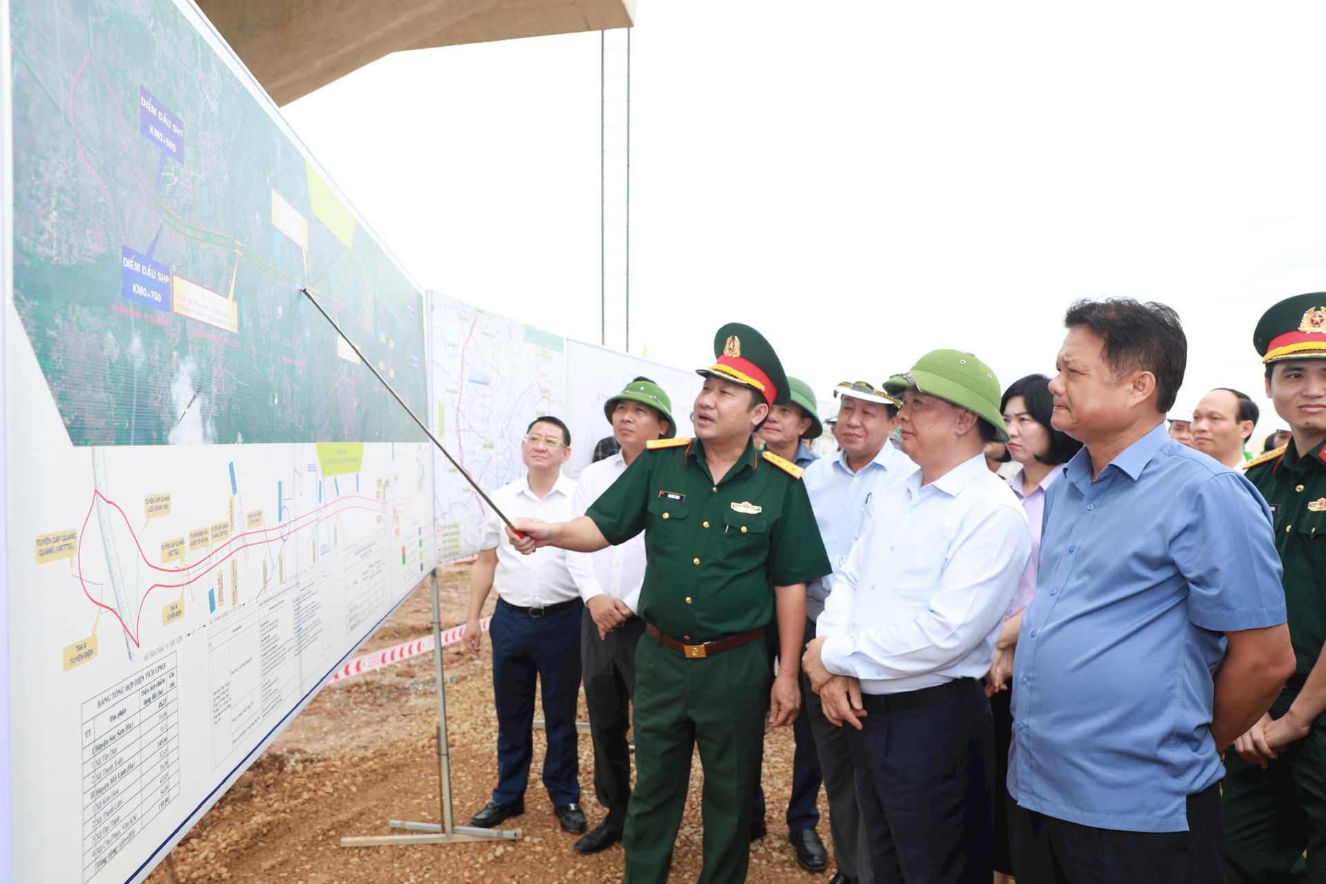 Kiểm tra dự &aacute;n v&agrave;nh đai 4, B&iacute; thư H&agrave; Nội y&ecirc;u cầu Ban tổ chức, UBKT th&agrave;nh uỷ v&agrave;o cuộc- Ảnh 1.
