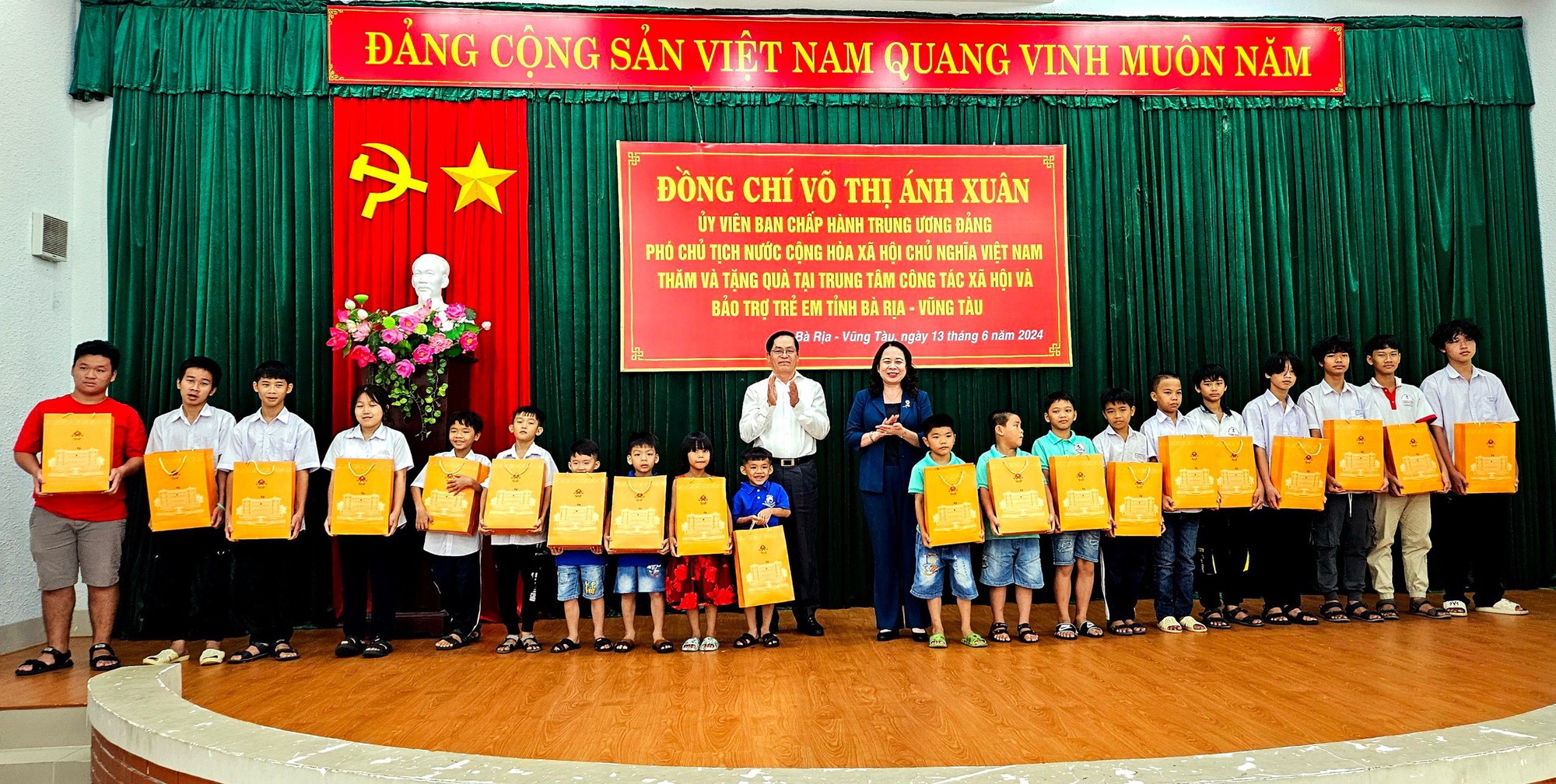 Ph&oacute; Chủ tịch nước V&otilde; Thị &Aacute;nh Xu&acirc;n l&agrave;m việc tại tỉnh B&agrave; Rịa - Vũng T&agrave;u- Ảnh 1.