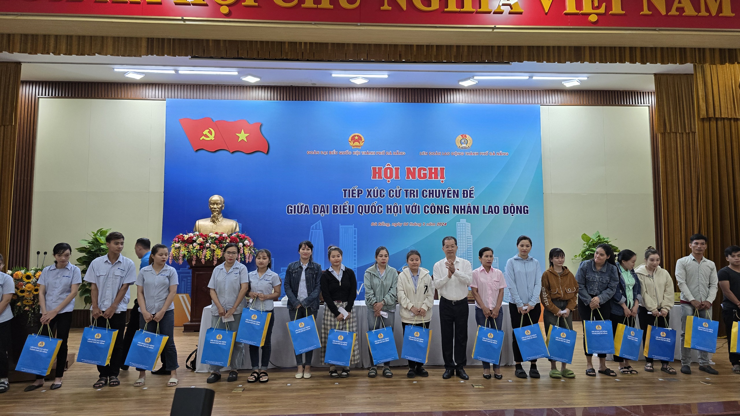 Đ&agrave; Nẵng: Hơn 1,1 tỉ đồng chăm lo đo&agrave;n vi&ecirc;n kh&oacute; khăn, bị tai nạn lao động- Ảnh 1.
