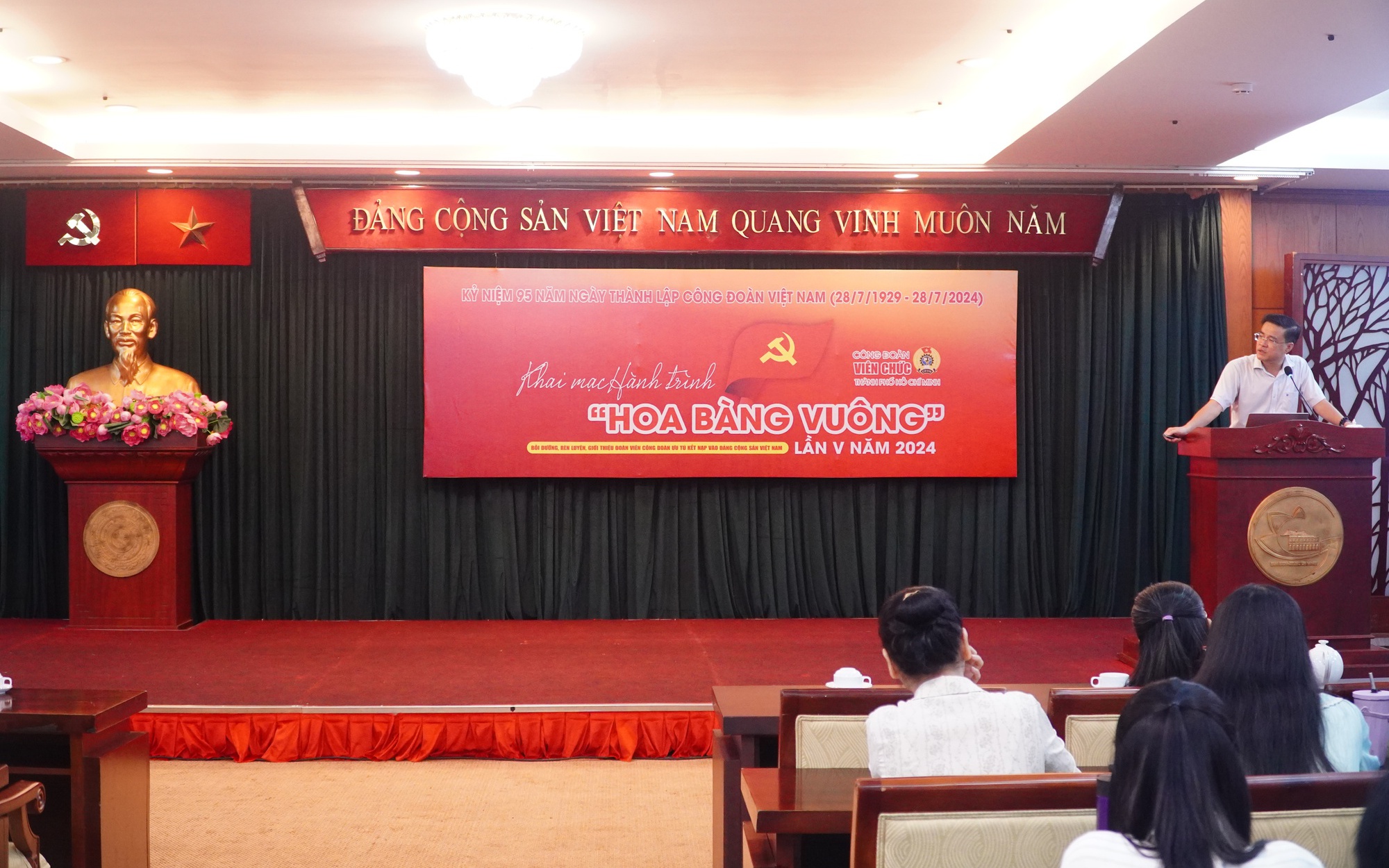 Khai mạc “Hành trình Hoa bàng vuông” lần V năm 2024
