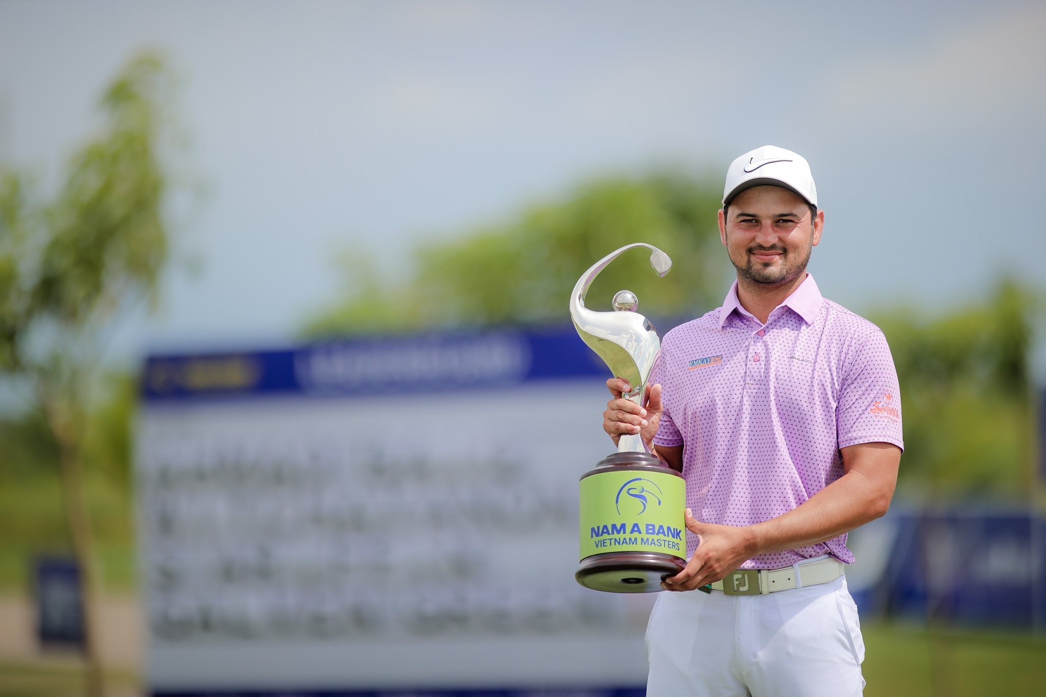Golf thủ Pakistan ph&aacute; kỷ lục khi v&ocirc; địch Nam A Bank Vietnam Masters 2024- Ảnh 2.
