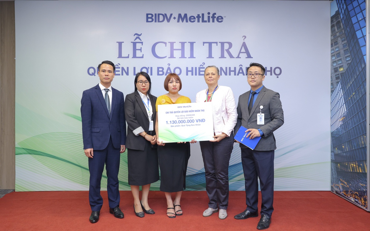 Hơn 1 tỉ đồng quyền lợi bảo hiểm được BIDV MetLife chi trả cho khách hàng đặc biệt
