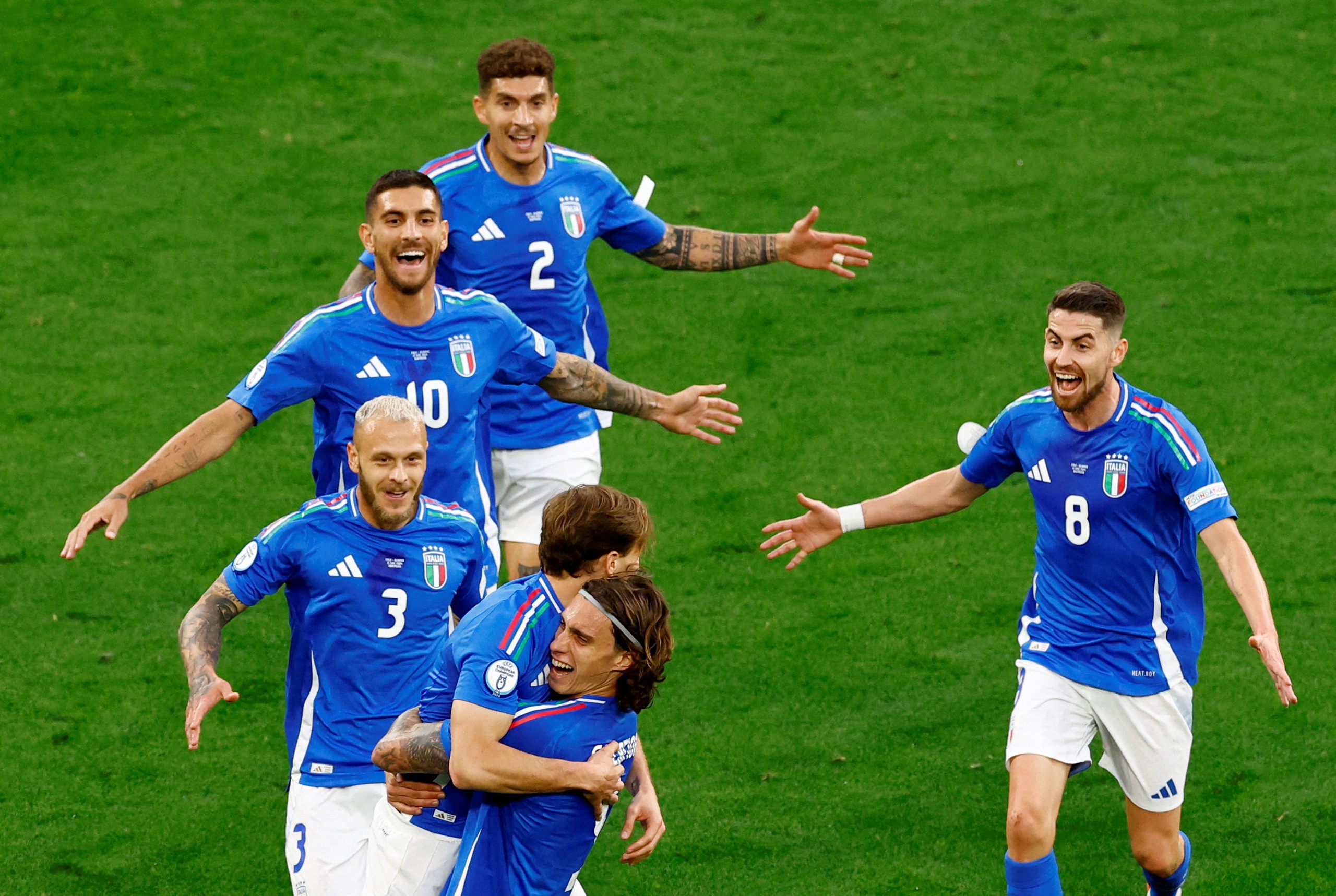 Euro 2024: &Yacute; ngược d&ograve;ng thắng Albania sau b&agrave;n thua nhanh nhất lịch sử- Ảnh 4.