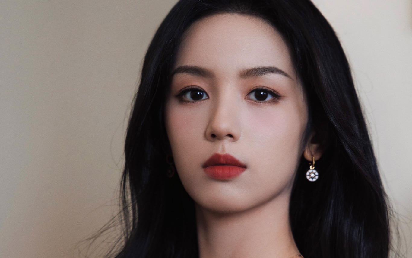 Minh tinh Ch&acirc;u D&atilde; lộ video clip h&ocirc;n bạn trai - Ảnh 3.
