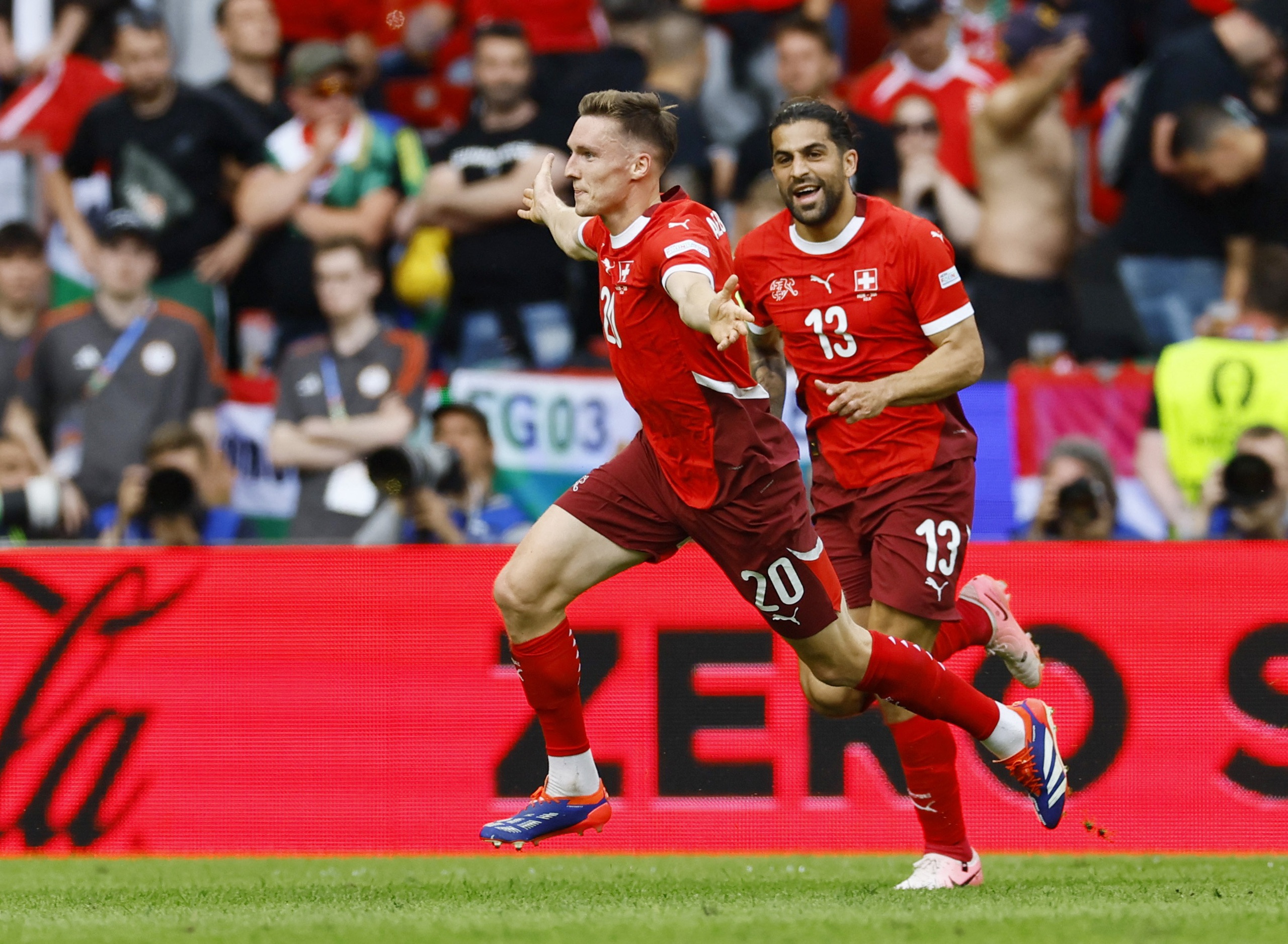 Euro 2024: Ngược d&ograve;ng bất th&agrave;nh, Hungary thua Thụy Sĩ đầy tiếc nuối- Ảnh 3.
