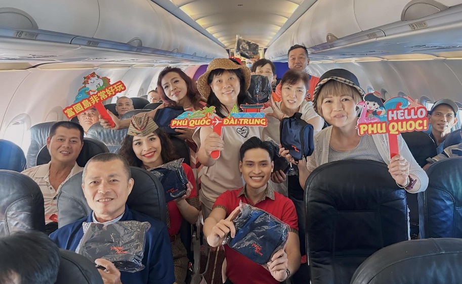 Bay khắp thế giới, l&agrave;m mới ch&iacute;nh m&igrave;nh c&ugrave;ng Vietjet- Ảnh 1.