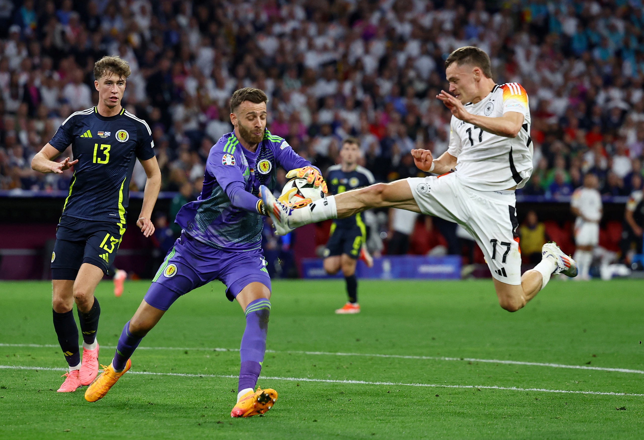 Euro 2024: "Thần đồng" Florian Wirtz và bàn thắng đi vào lịch sử- Ảnh 4.