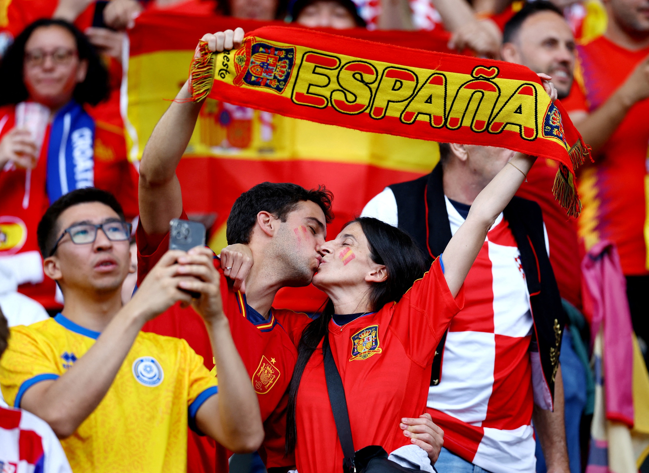 Euro 2024: Ấn tượng l&agrave;n s&oacute;ng mới từ tuyển T&acirc;y Ban Nha, Đức- Ảnh 6.