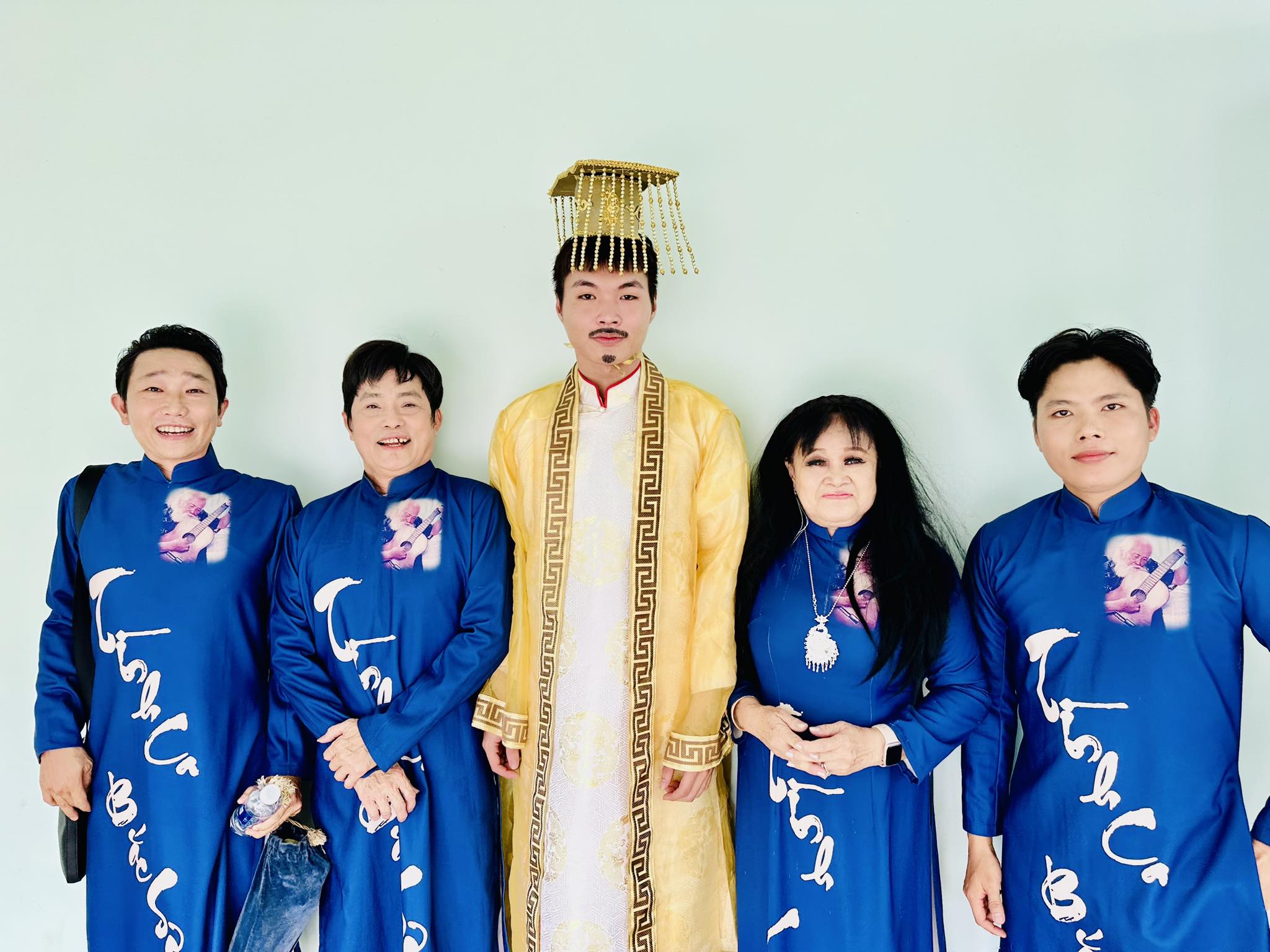 Gia đ&igrave;nh nhạc sĩ Bắc Sơn mang m&oacute;n ăn tinh thần đến người gi&agrave; neo đơn, trẻ em mồ c&ocirc;i- Ảnh 5.