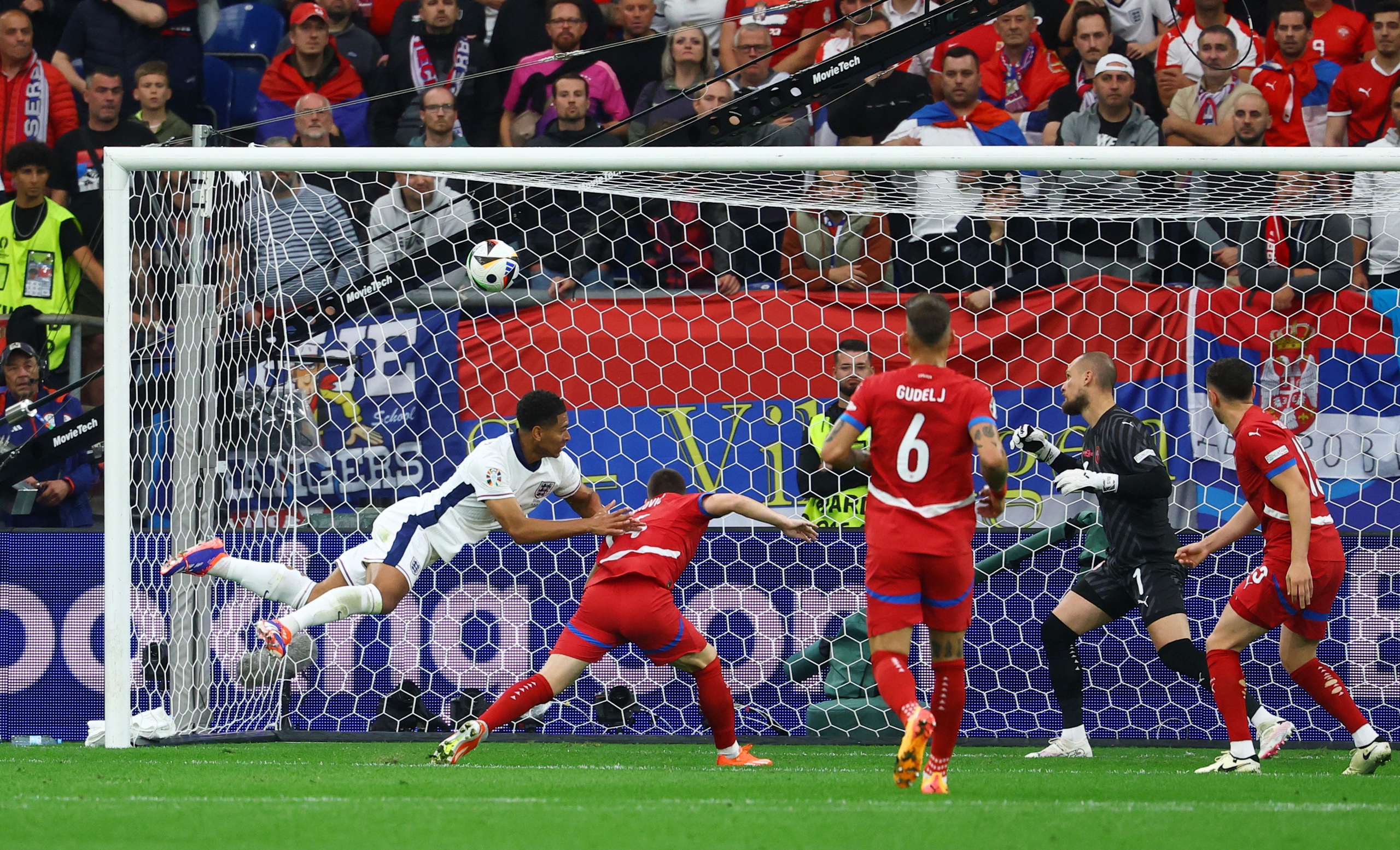 Euro 2024: Sao 150 triệu bảng Jude Bellingham tỏa s&aacute;ng, tuyển Anh đ&aacute;nh bại Serbia- Ảnh 2.