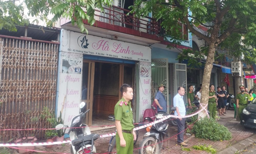 Cháy nhà trên phố lúc rạng sáng, 3 người tử vong- Ảnh 1.