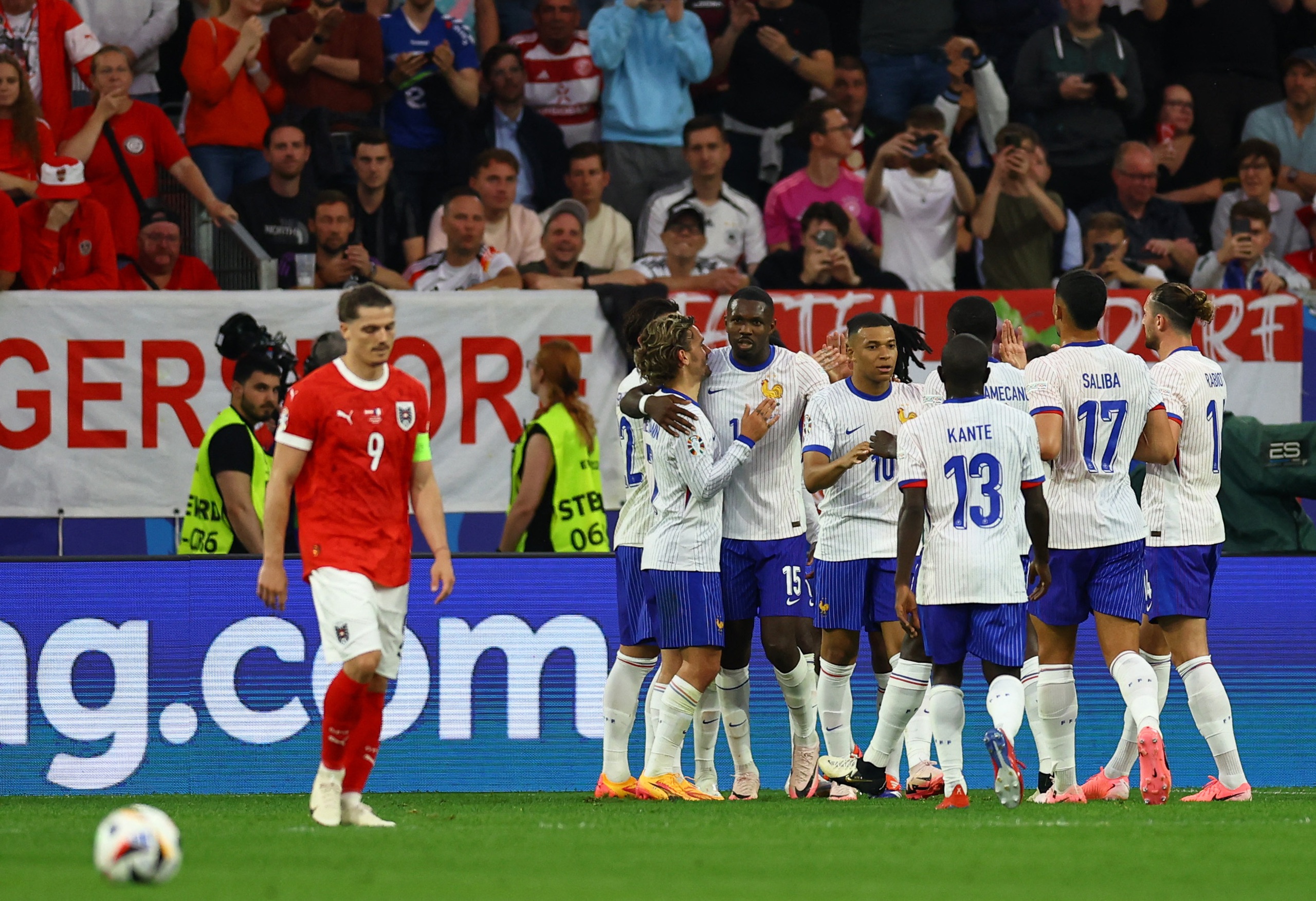 Euro 2024: Mbappe gi&uacute;p Ph&aacute;p thắng trận ra qu&acirc;n- Ảnh 6.