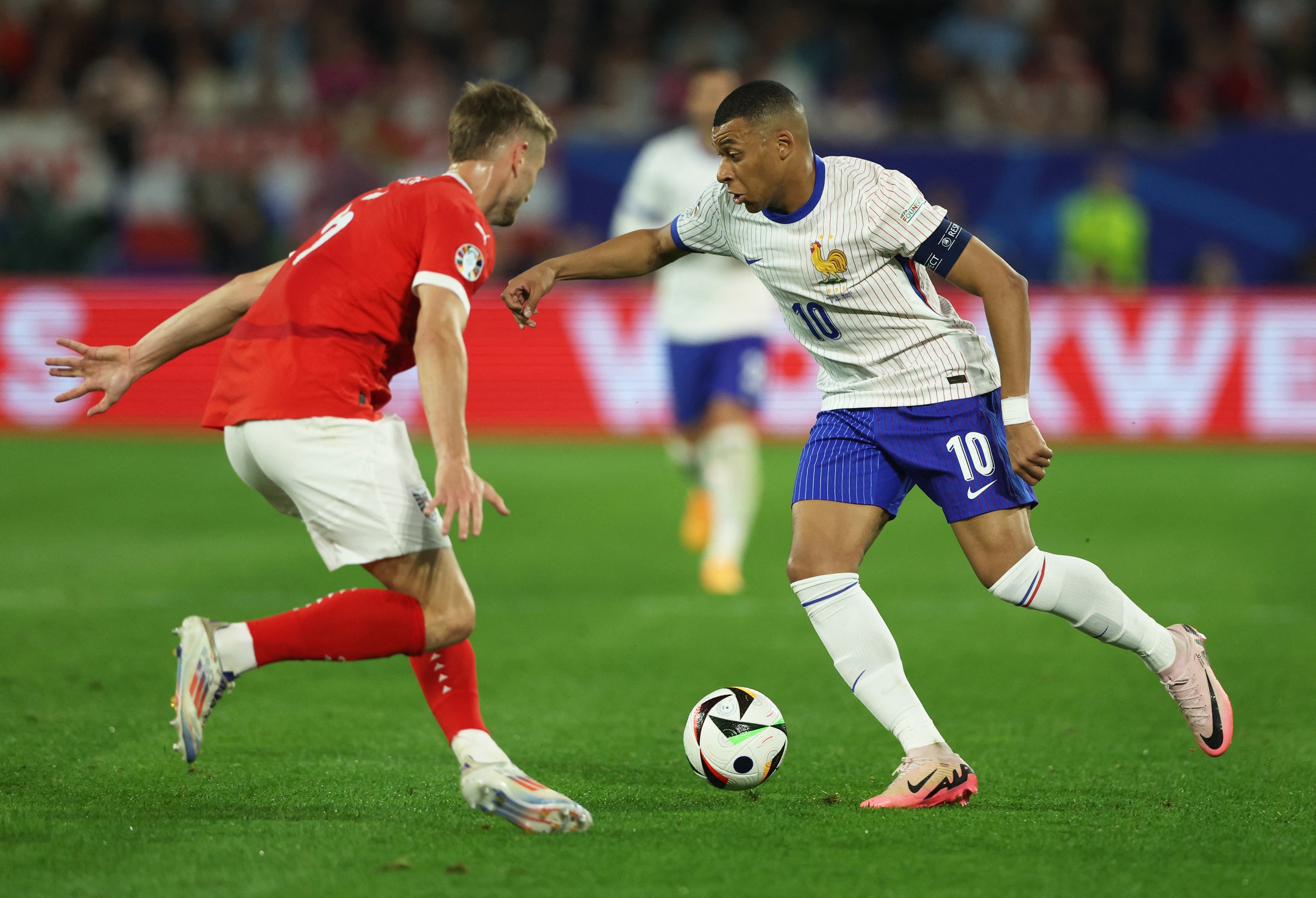 Euro 2024: Mbappe gi&uacute;p Ph&aacute;p thắng trận ra qu&acirc;n- Ảnh 1.