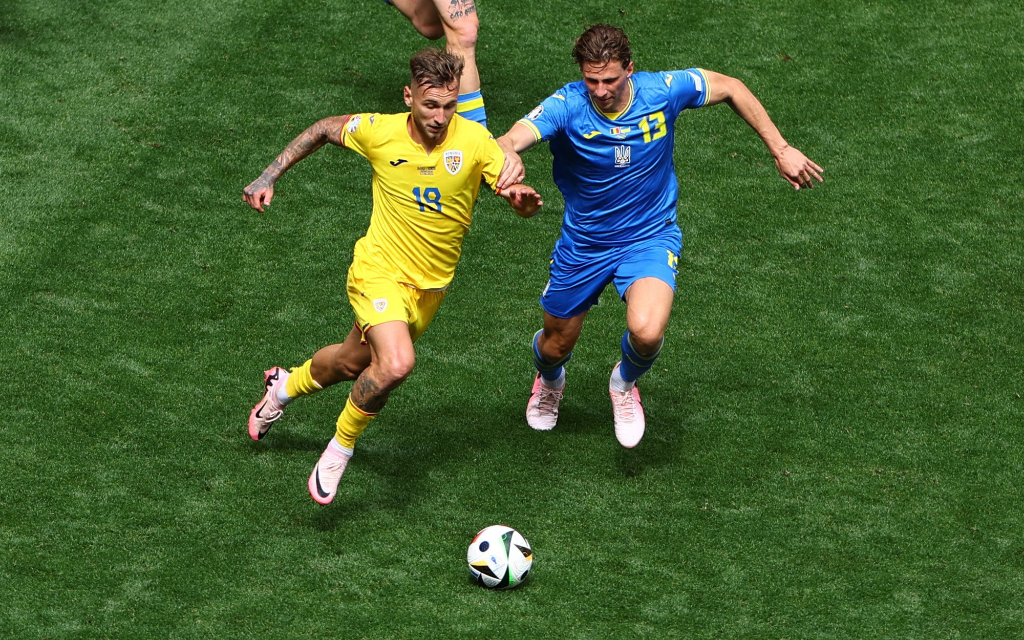 Euro 2024: Romania bùng nổ, đè bẹp Ukraine ba bàn trắng
