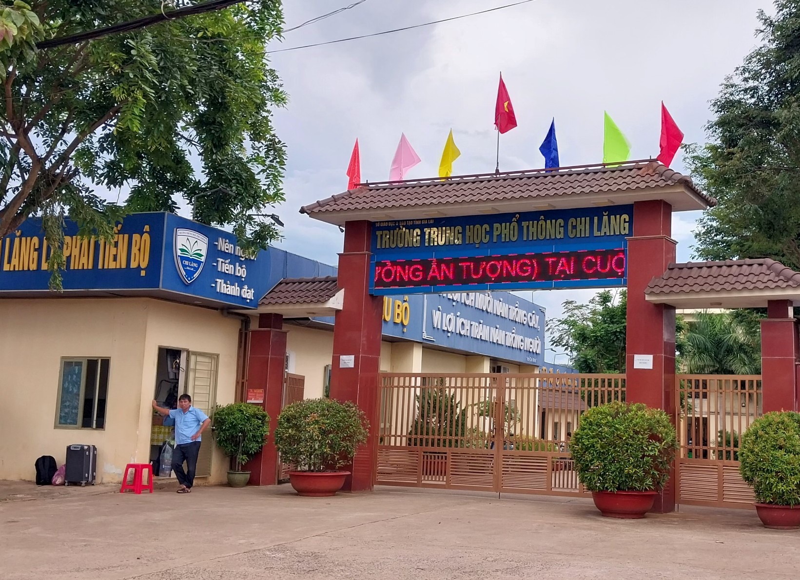 19 học sinh ở Gia Lai nhập viện sau khi ăn tại trường- Ảnh 1.