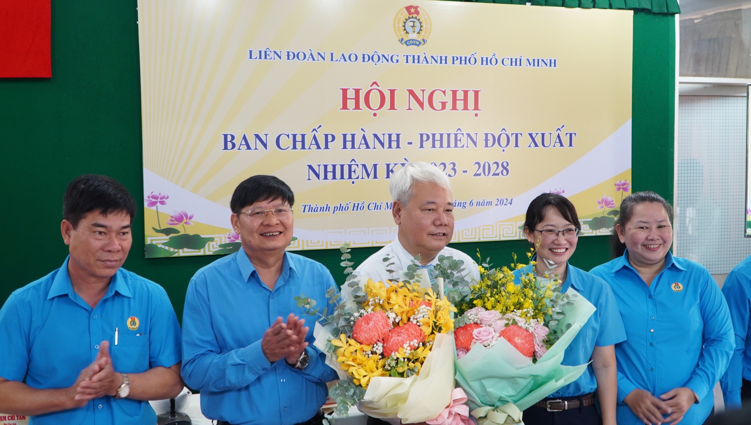 &Ocirc;ng V&otilde; Khắc Th&aacute;i giữ chức Chủ tịch LĐLĐ TP HCM- Ảnh 1.