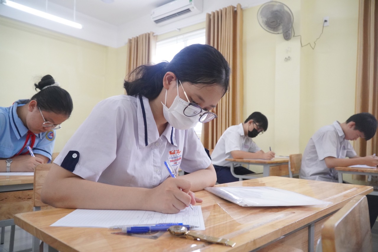 Điểm thi lớp 10 tại TP HCM: C&ocirc;ng bố ngay s&aacute;ng nay 19-6, m&ocirc;n to&aacute;n nhiều bất ngờ- Ảnh 1.