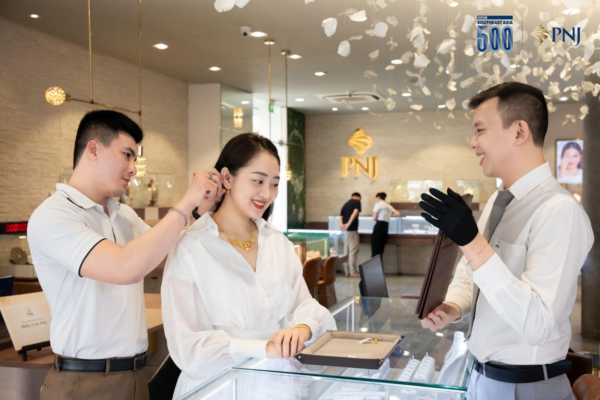 Tạp ch&iacute; Mỹ c&ocirc;ng bố PNJ thuộc top Fortune Southeast Asia 500- Ảnh 1.