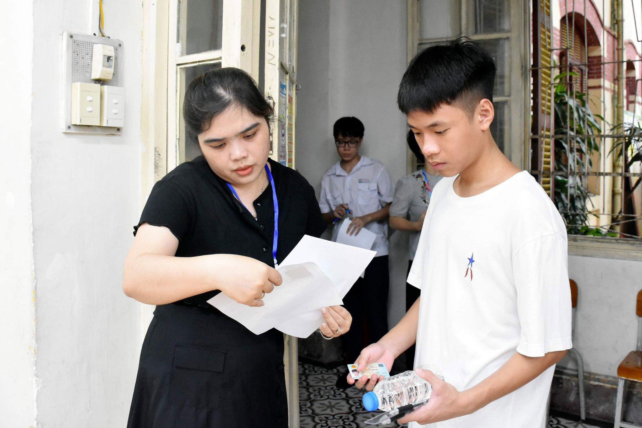 Th&iacute; sinh dự kỳ thi tuyển sinh lớp 10 tại H&agrave; Nội
