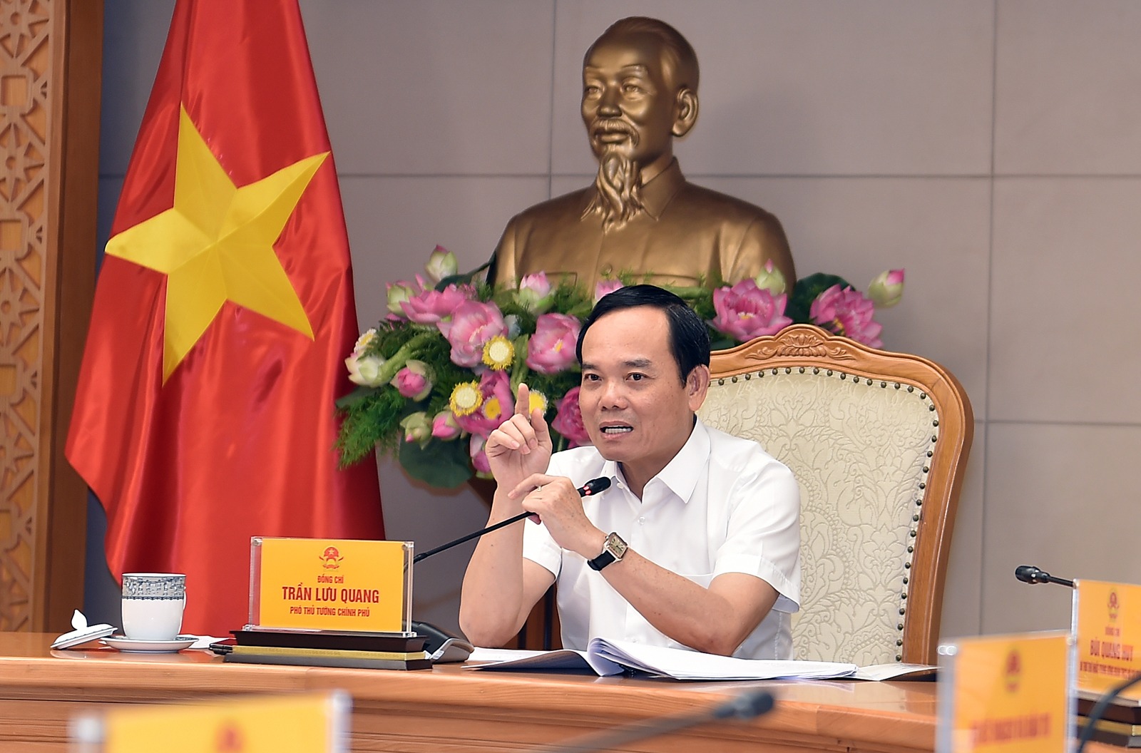 Phó Thủ tướng Trần Lưu Quang chỉ đạo cơ quan soạn thảo cần chỉ ra định hướng tháo gỡ những vướng mắc về nguồn lực và hành lang pháp lý để thực hiện quy hoạch báo chíẢnh: HẢI MINH