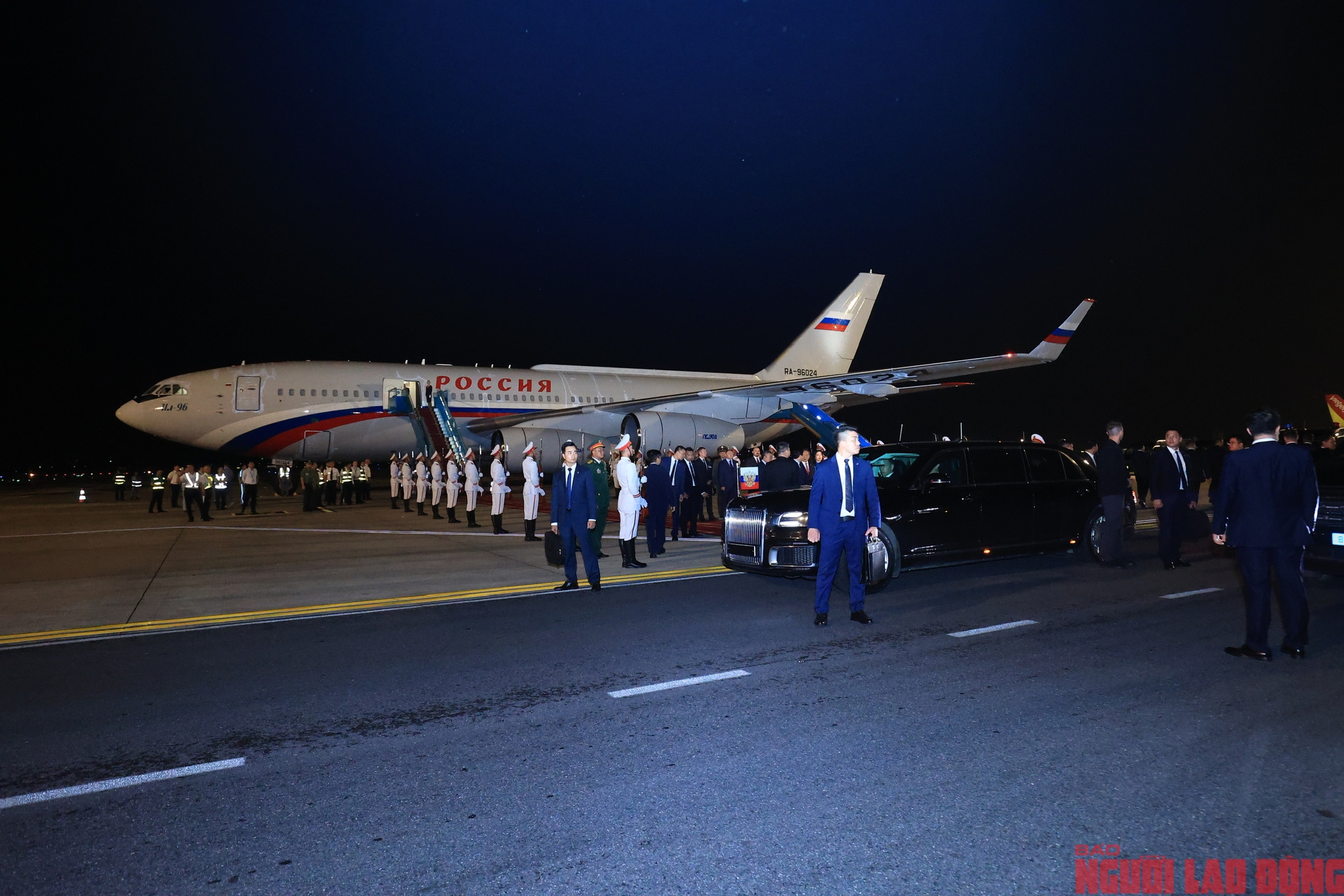 Tổng thống Nga Vladimir Putin đến Hà Nội- Ảnh 13.