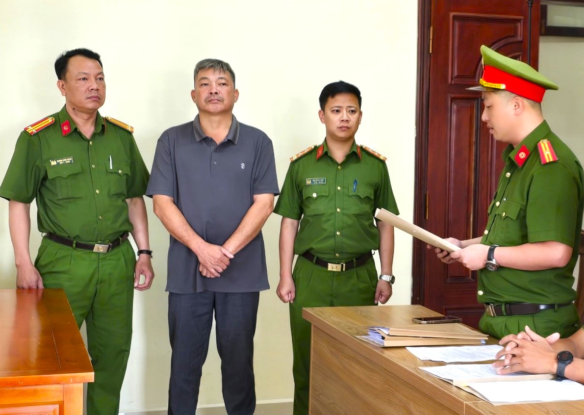 Lâm Đồng: Chủ tịch xã bị bắt vì liên quan khai thác cát lậu- Ảnh 1.