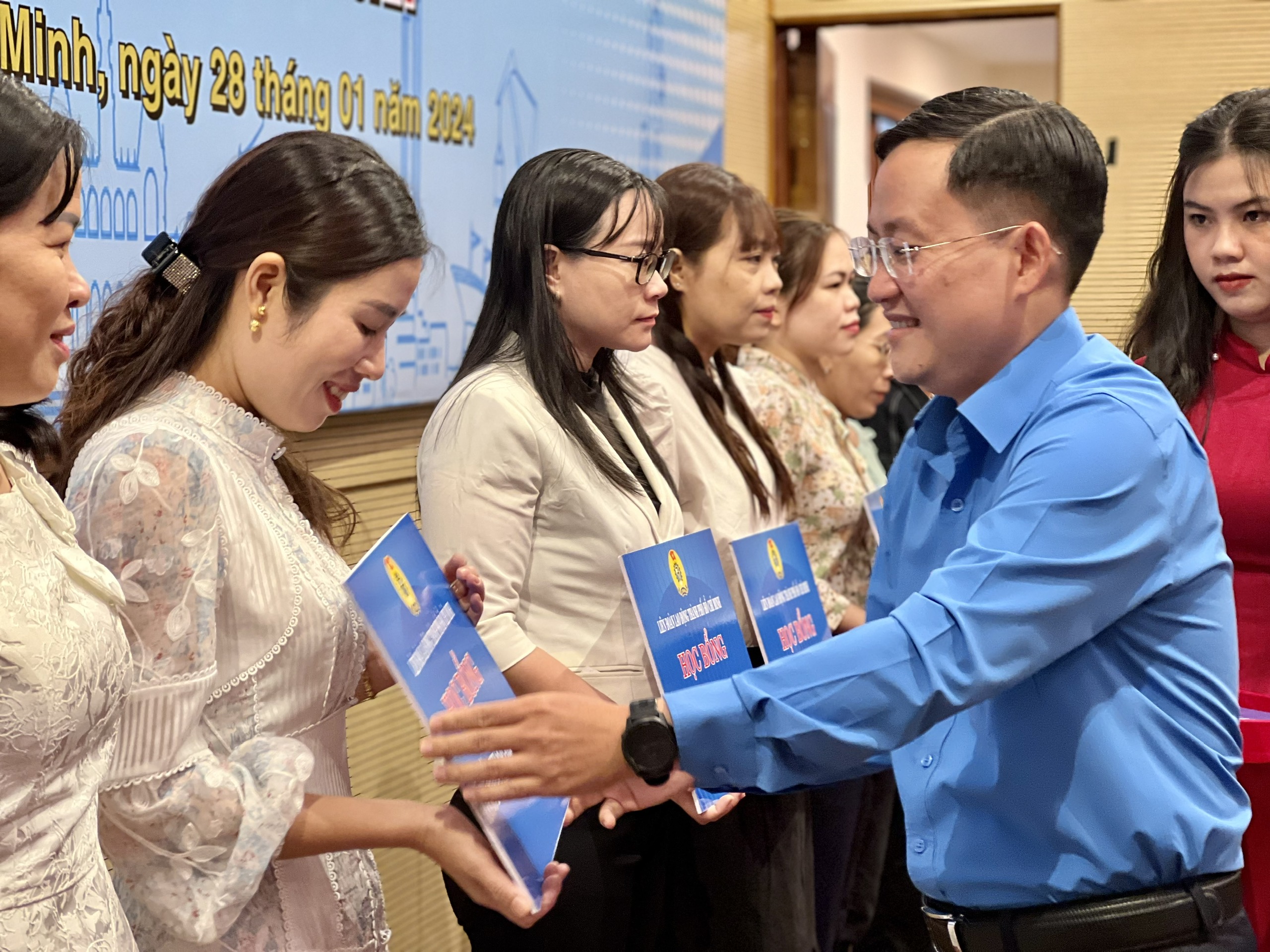 Công nhân TP HCM mong tiếp cận được nhà ở xã hội- Ảnh 4.
