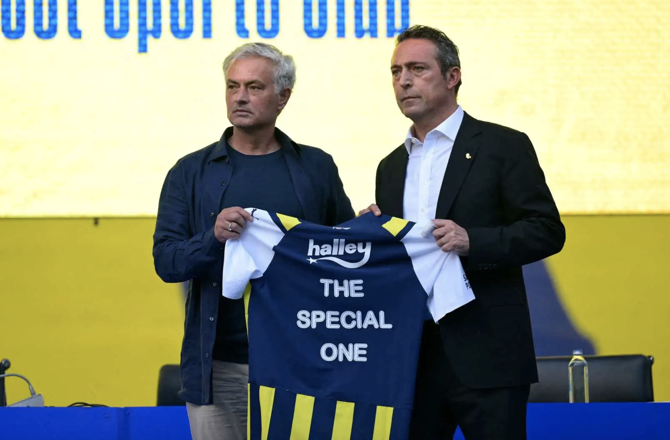 HLV Mourinho tạo cơn sốt trong ng&agrave;y ra mắt "đại gia" Thổ Nhĩ Kỳ- Ảnh 2.