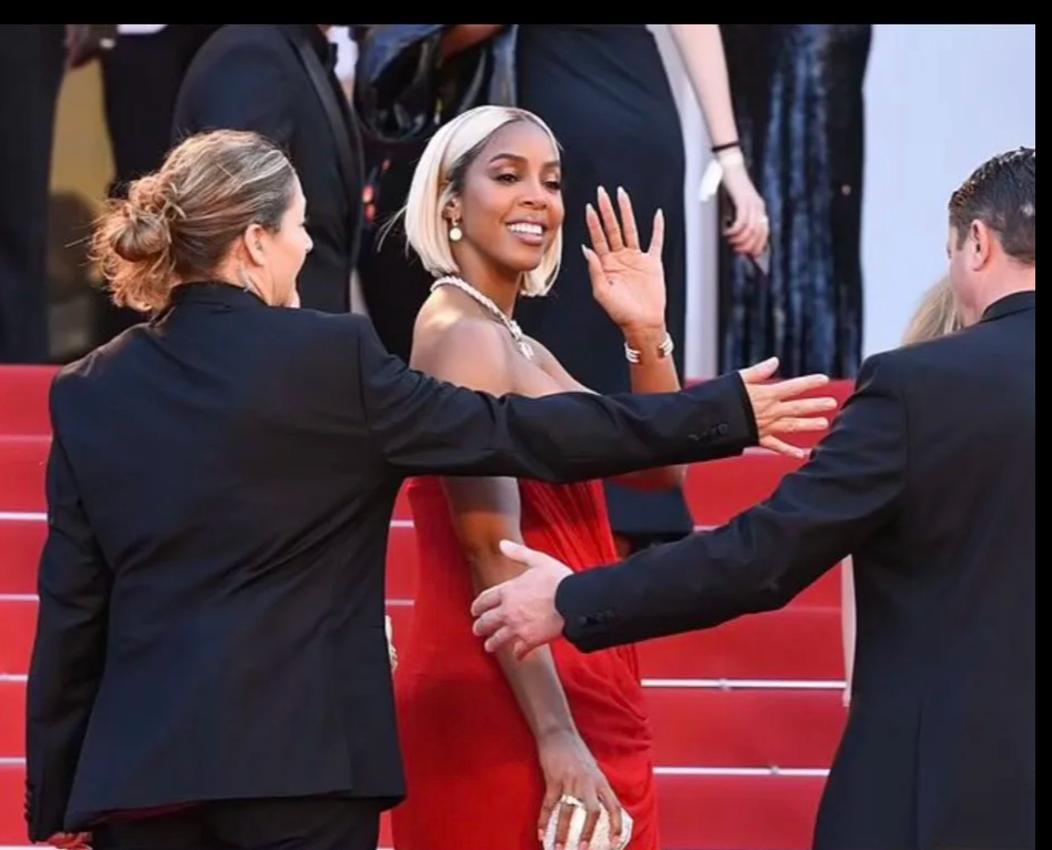 Mỹ nhân khởi kiện Cannes vì bị