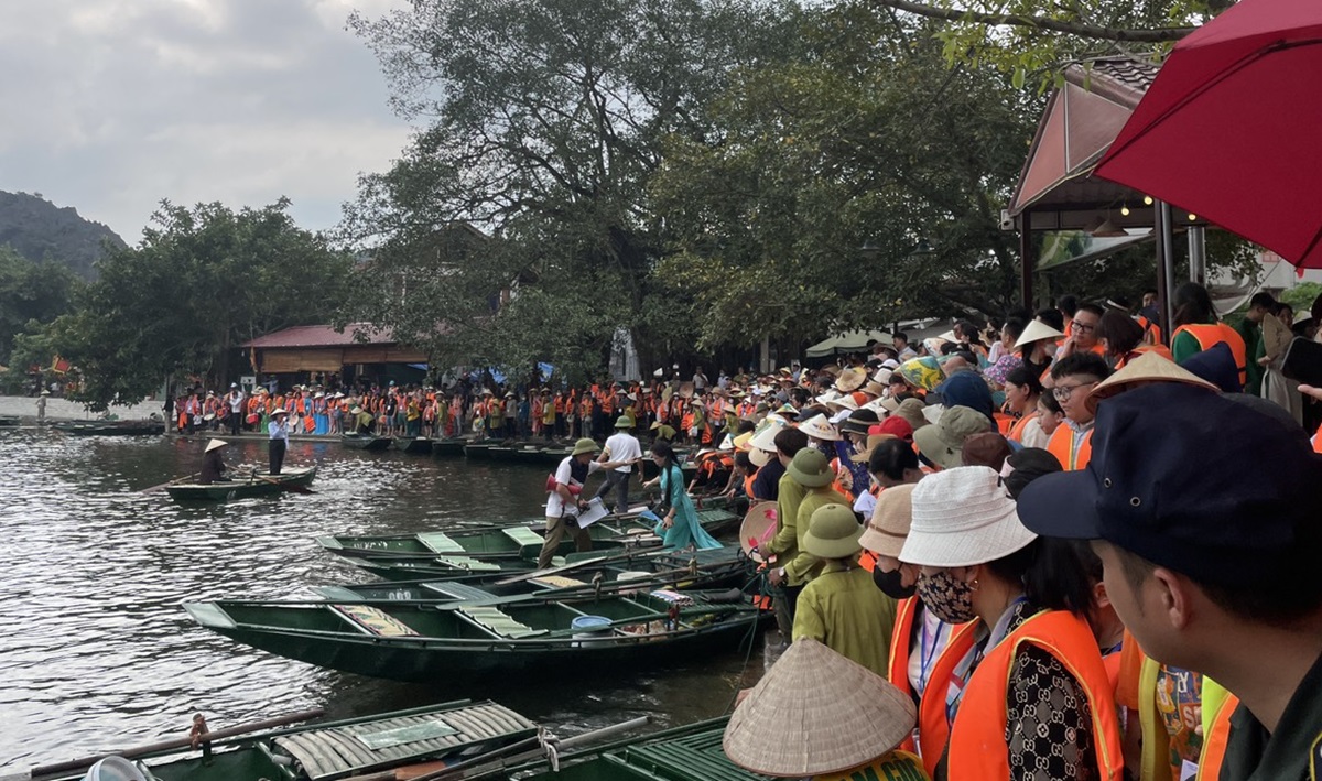 Vạn người tới Ninh Bình ngắm bức tranh "mục đồng thổi sáo" khổng lồ- Ảnh 7.