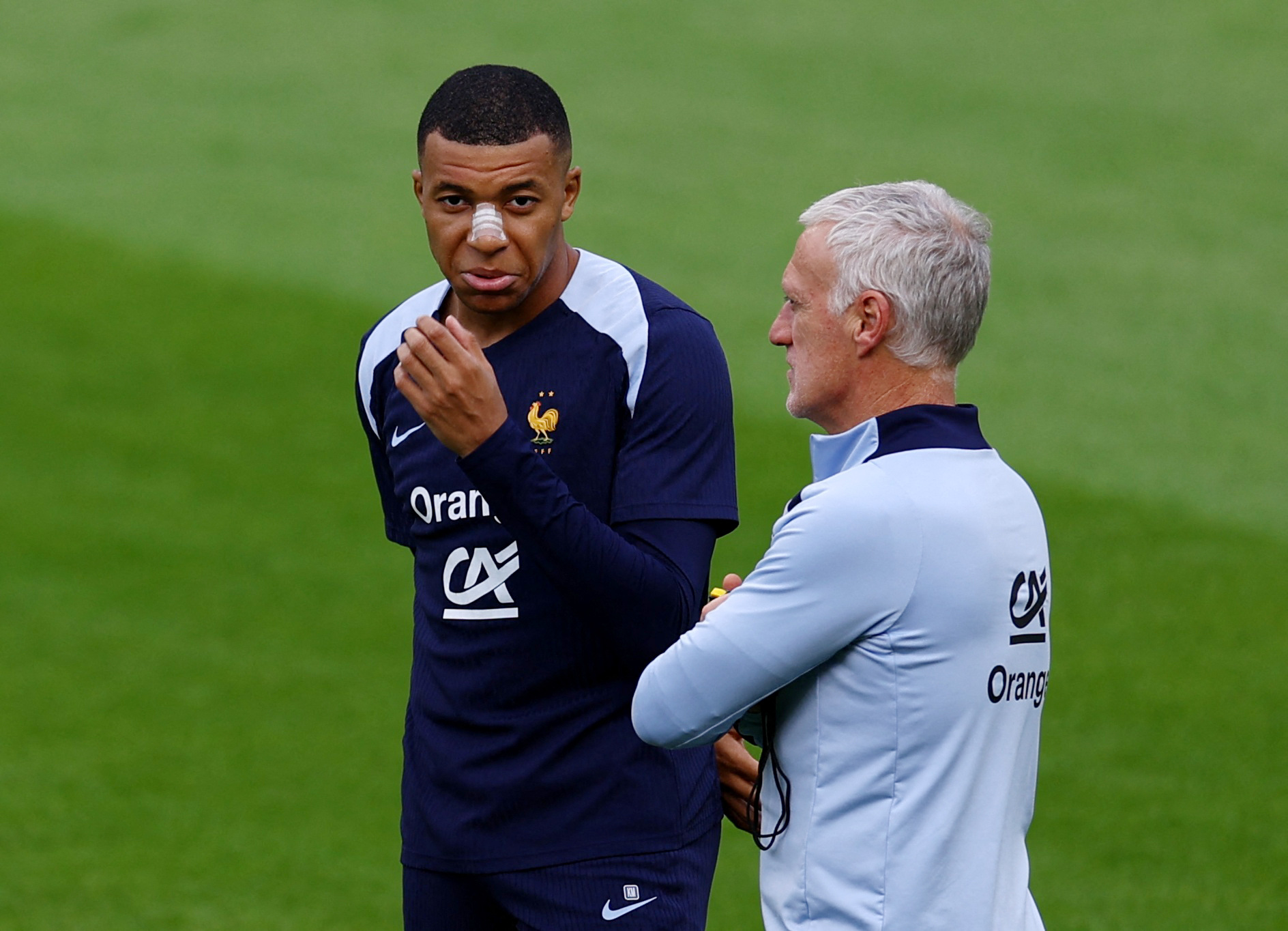 EURO 2024: Ấn định ng&agrave;y Mbappe phẫu thuật chấn thương mũi- Ảnh 2.