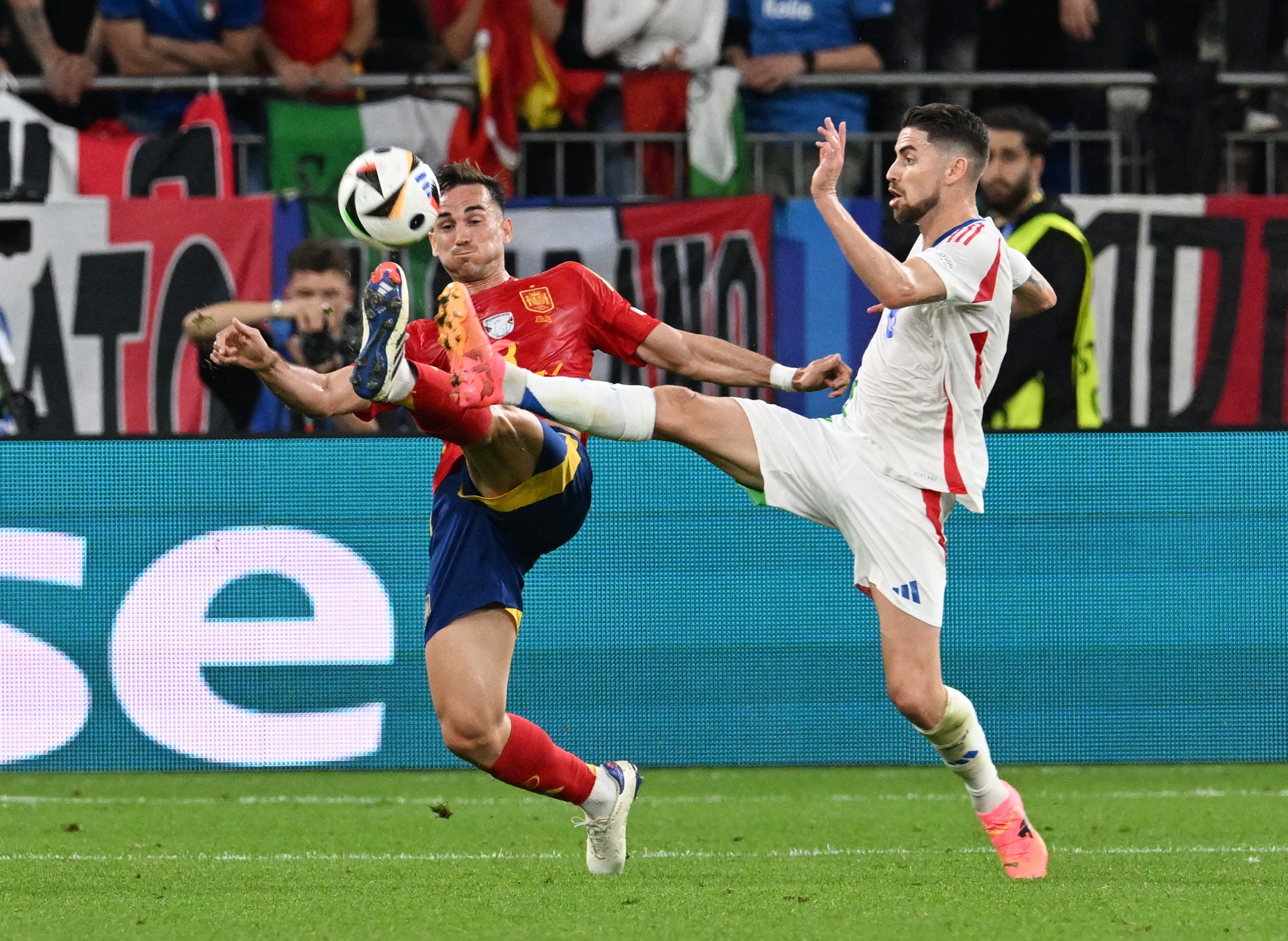 Hạ gục đương kim v&ocirc; địch, T&acirc;y Ban Nha v&agrave;o v&ograve;ng 1/8 Euro 2024- Ảnh 2.