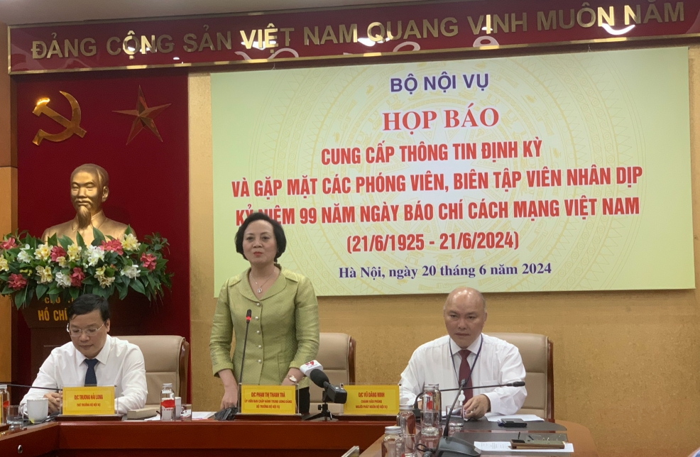 Chính phủ đề xuất tăng lương cơ sở từ 1,8 triệu đồng lên 2,34 triệu đồng- Ảnh 1.