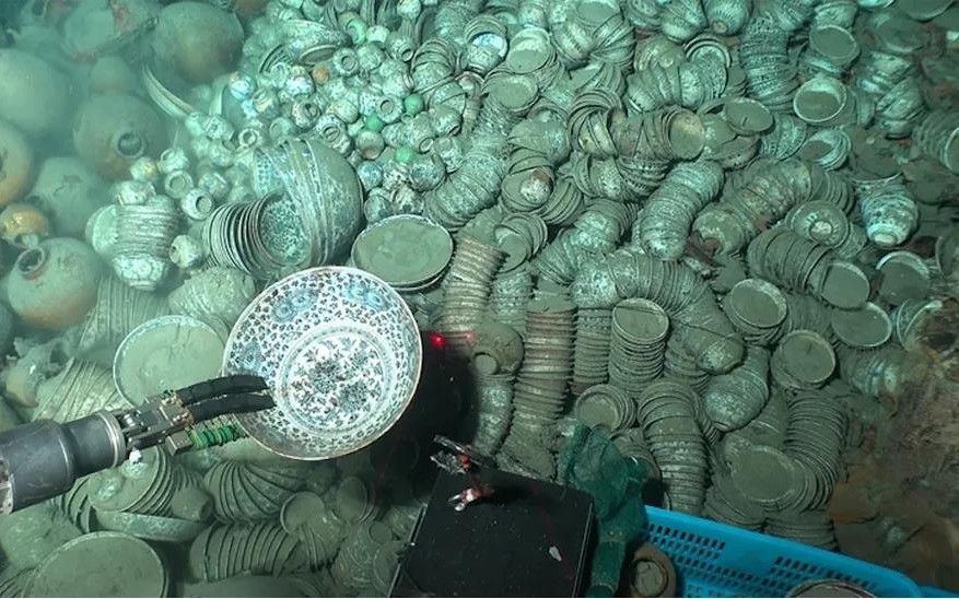 Phát hiện 2 "tàu ma" đầy kho báu thời Minh ở Biển Đông