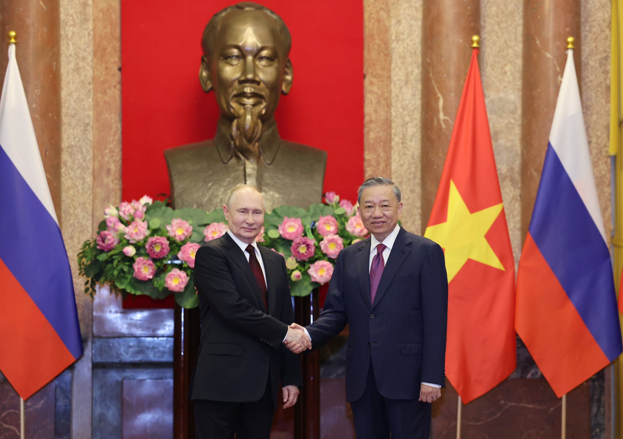 Chủ tịch nước T&ocirc; L&acirc;m chủ tr&igrave; lễ đ&oacute;n ch&iacute;nh thức Tổng thống Nga Vladimir Putin- Ảnh 21.