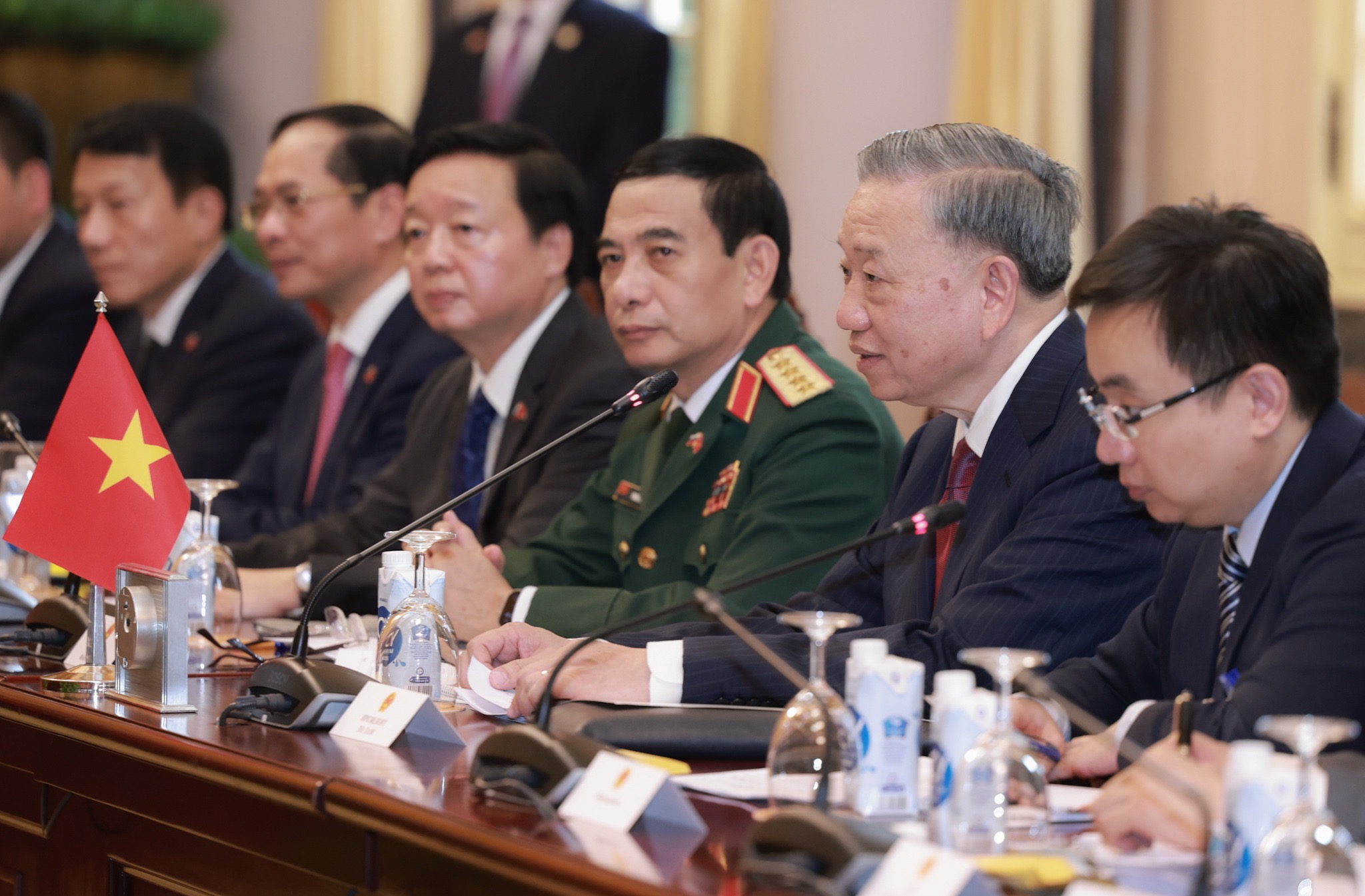 Chủ tịch nước Tô Lâm hội đàm với Tổng thống Vladimir Putin- Ảnh 7.