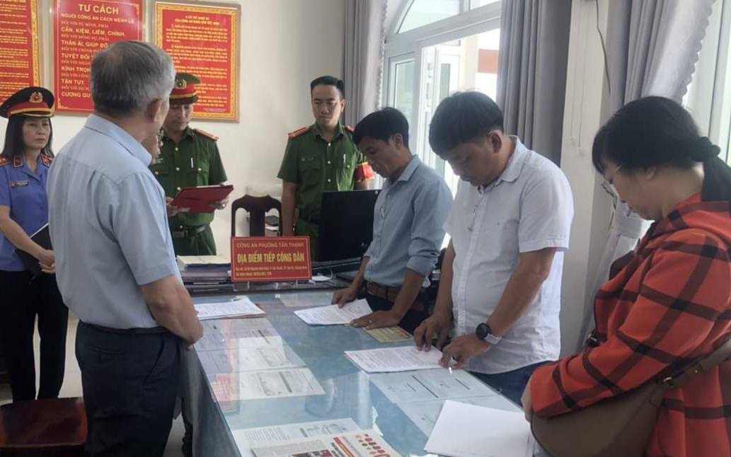 Bắt giam 5 đối tượng đưa nhận hối lộ tại Phòng GD-ĐT Hội An
