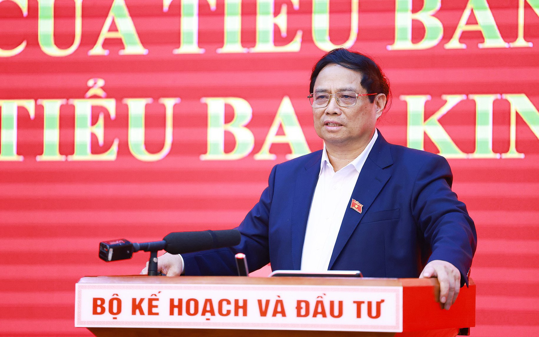 Thủ tướng dự cuộc họp của hai Tiểu ban Đại hội XIV của Đảng