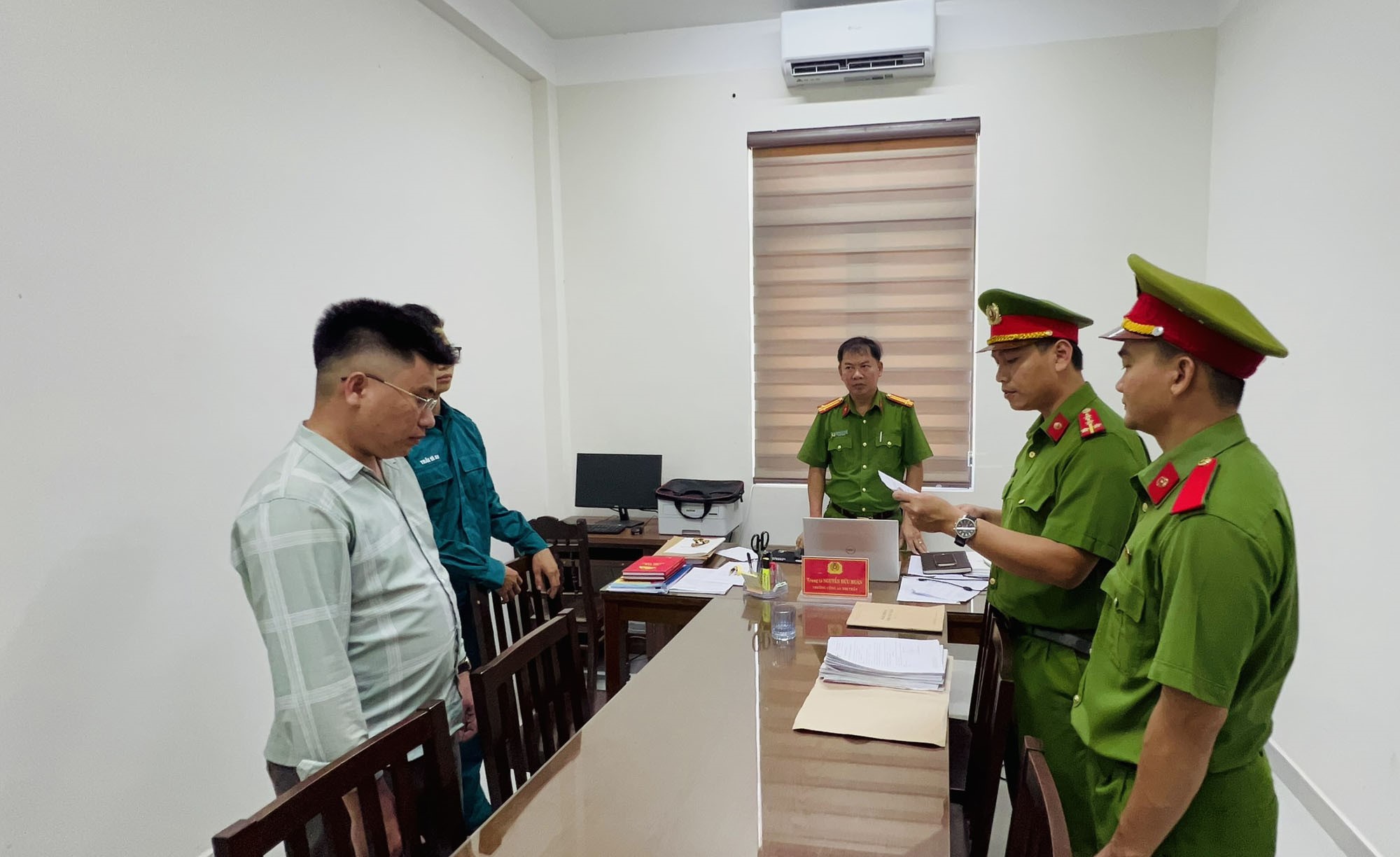 Khởi tố 2 bị can tham ô tài sản ở Quảng Nam- Ảnh 2.