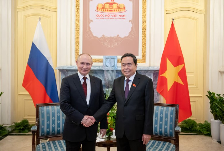 Hơn 20 giờ Tổng thống Putin ở H&agrave; Nội- Ảnh 16.