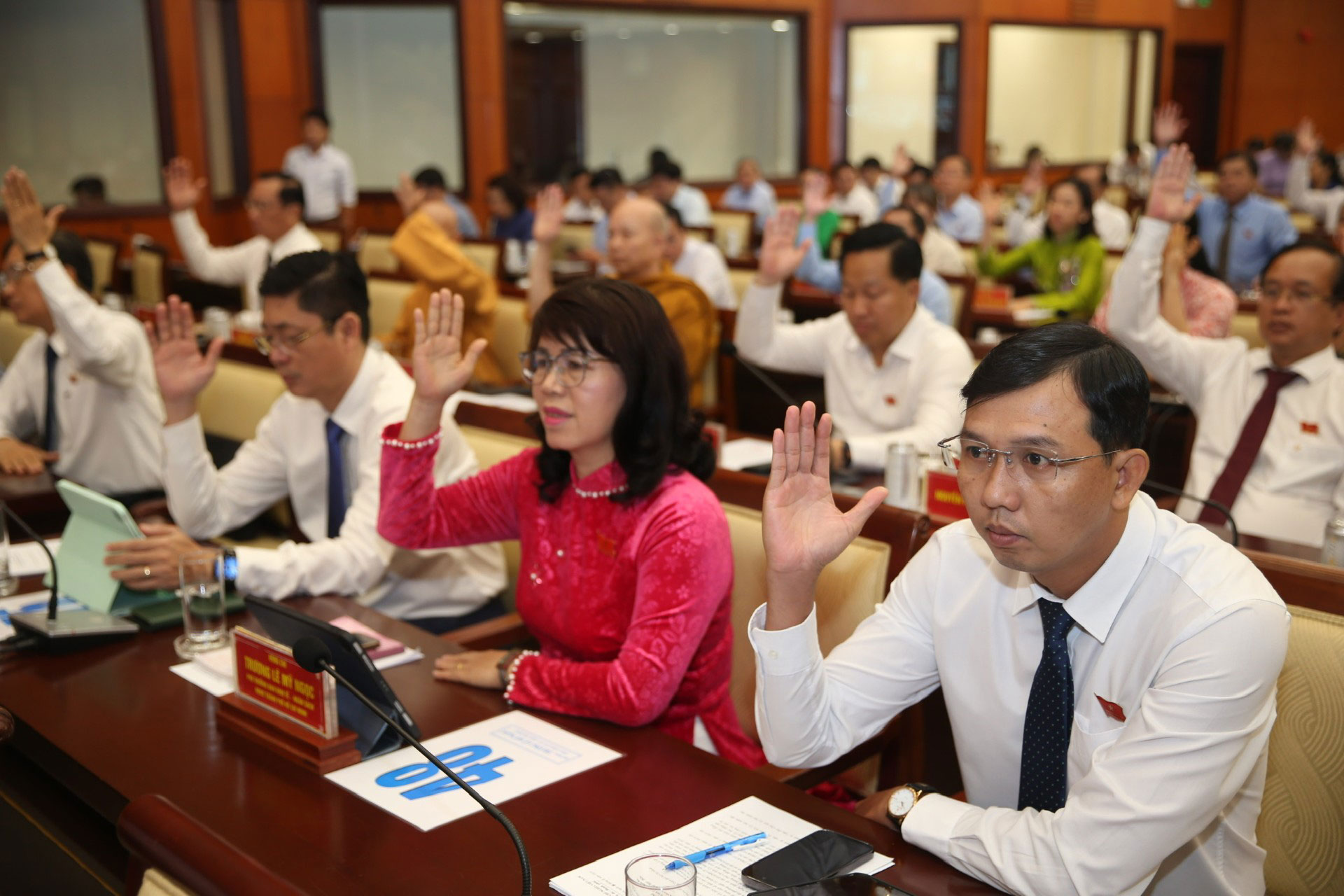 Tại kỳ họp thứ 15 vừa qua, HĐND TP HCM đã thông qua nhiều tờ trình của UBND TP HCM