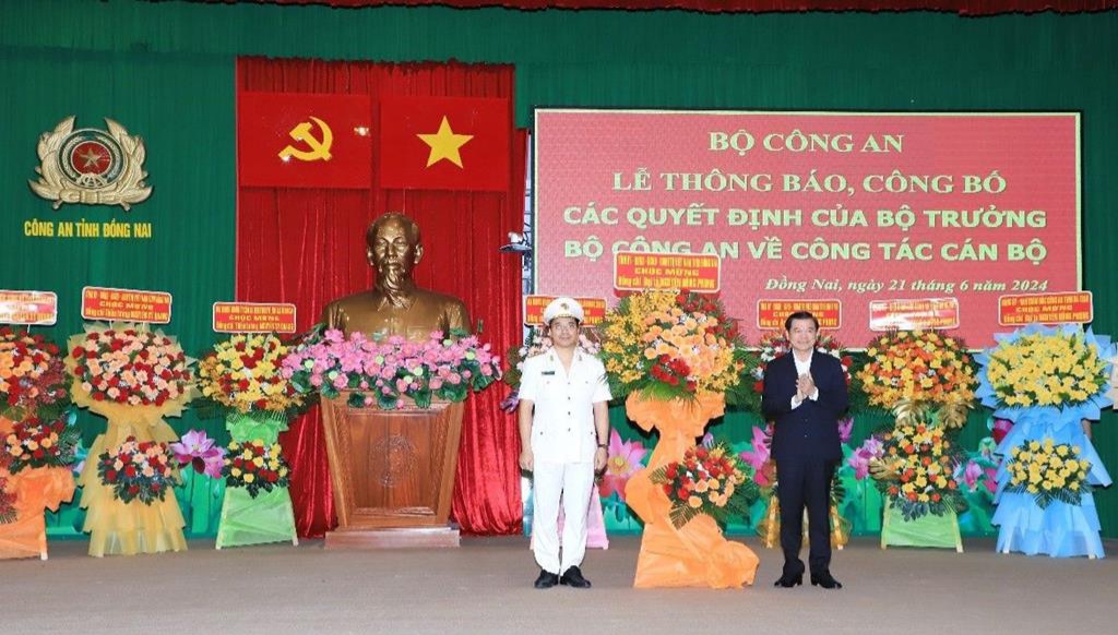 Đại t&aacute; Nguyễn Hồng Phong l&agrave;m Gi&aacute;m đốc C&ocirc;ng an tỉnh Đồng Nai- Ảnh 2.